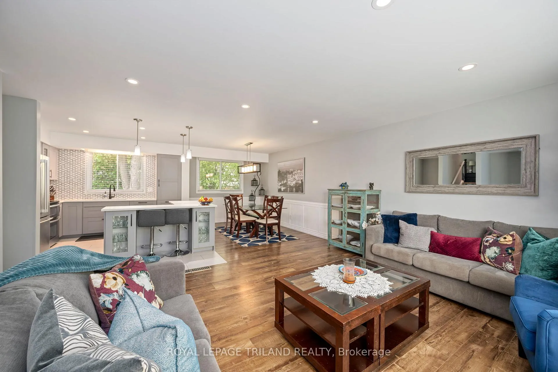 Photo 8 of 93 St Lawrence Boulevard, London, South O — HOMEH
