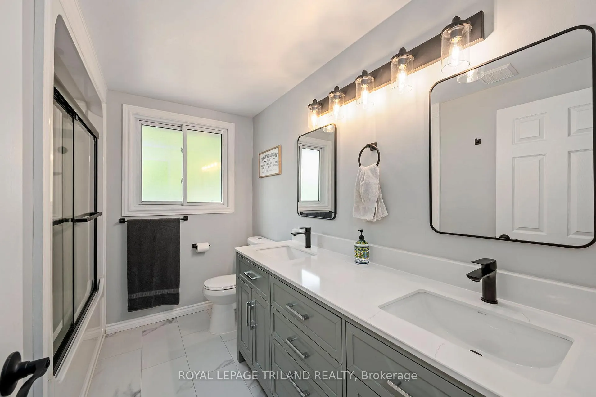 Photo 11 of 93 St Lawrence Boulevard, London, South O — HOMEH