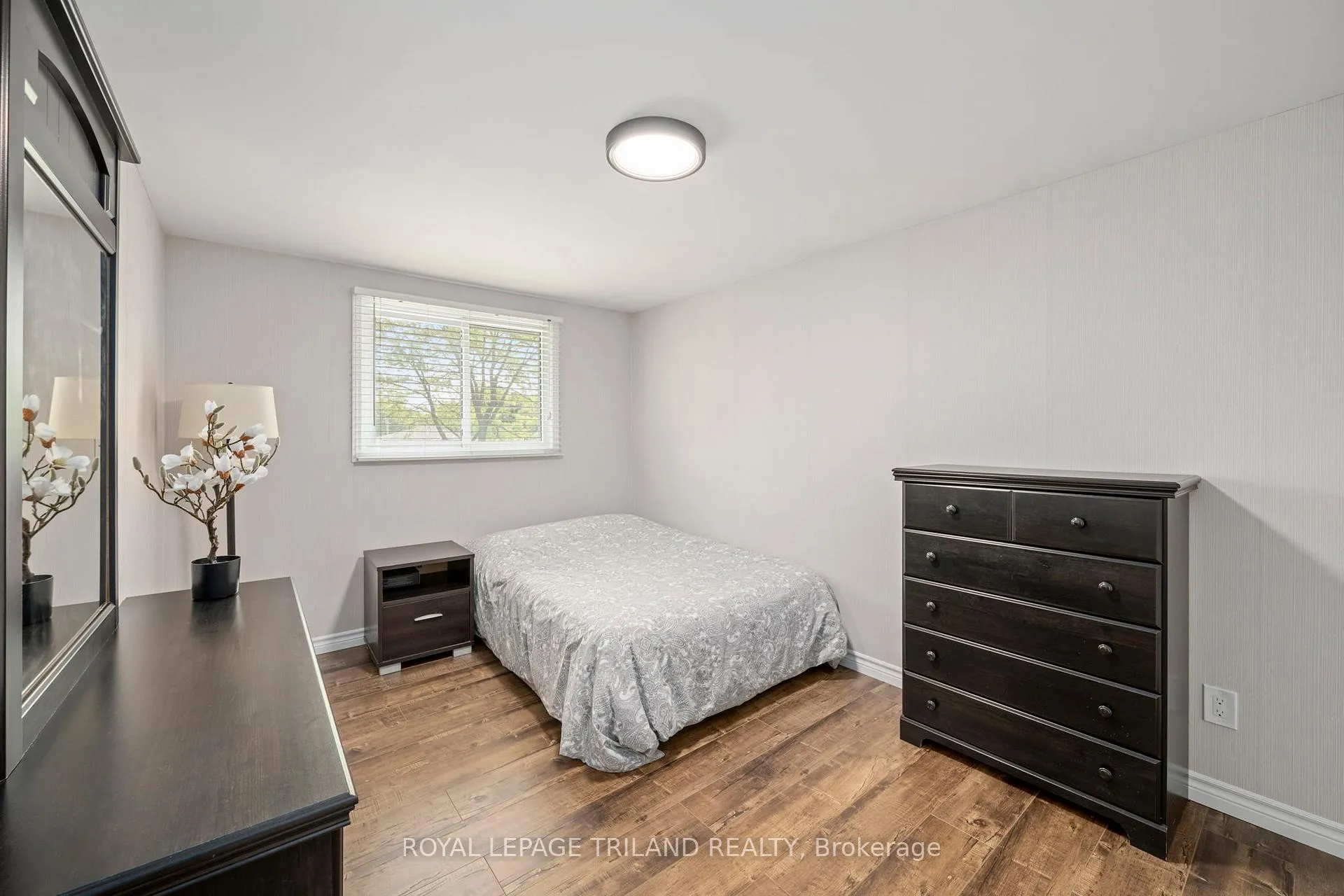 Photo 14 of 93 St Lawrence Boulevard, London, South O — HOMEH