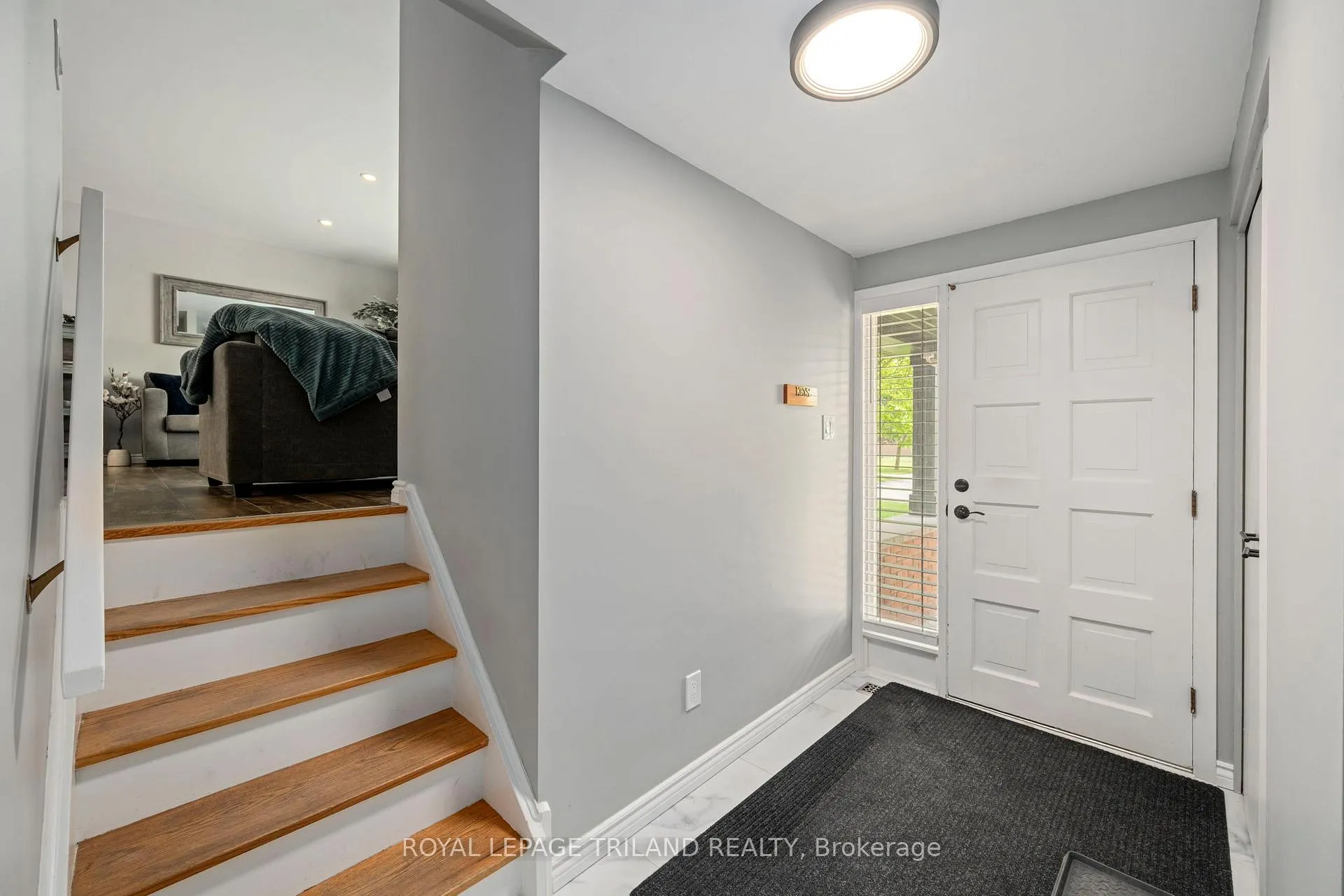 Photo 16 of 93 St Lawrence Boulevard, London, South O — HOMEH
