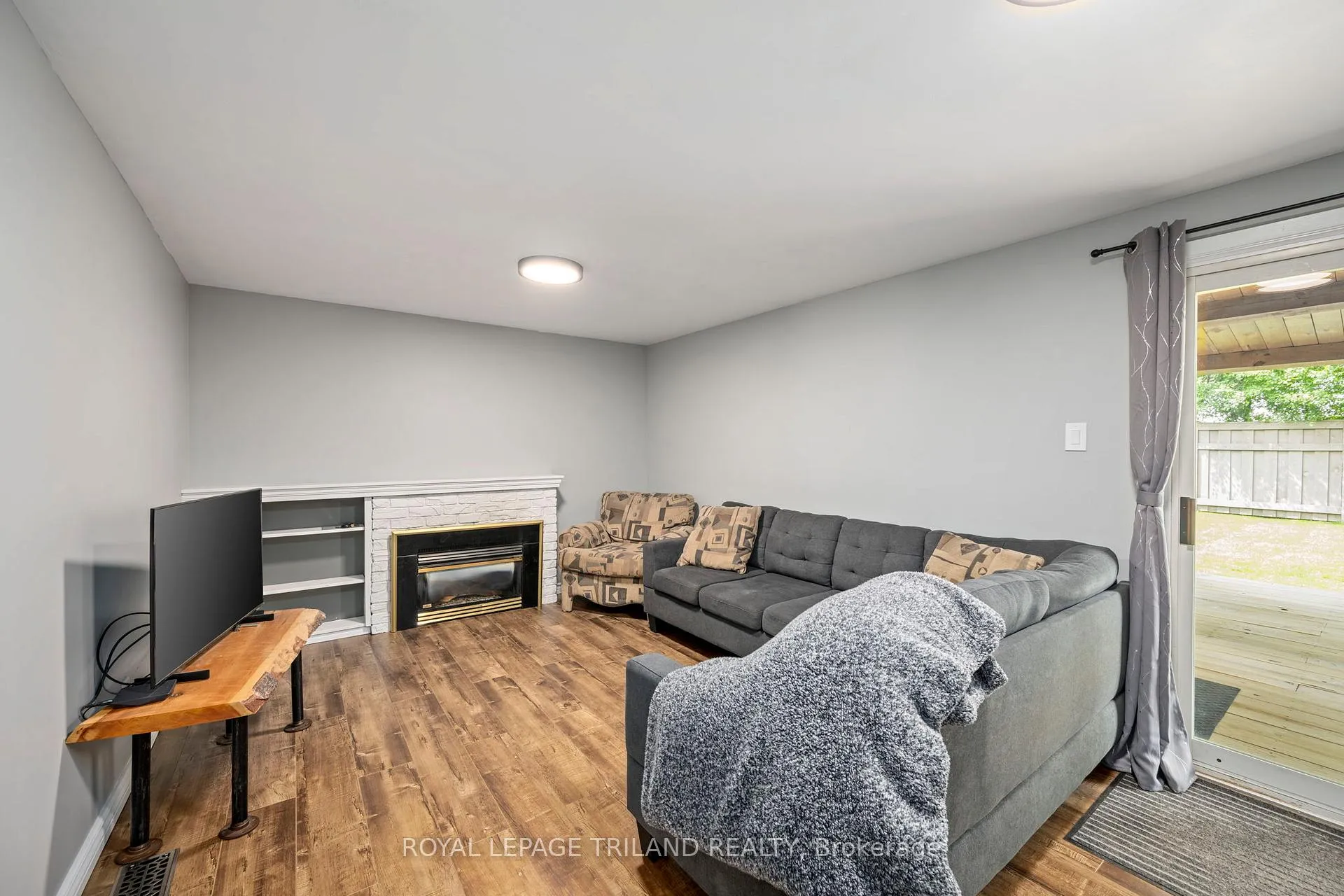 Photo 17 of 93 St Lawrence Boulevard, London, South O — HOMEH