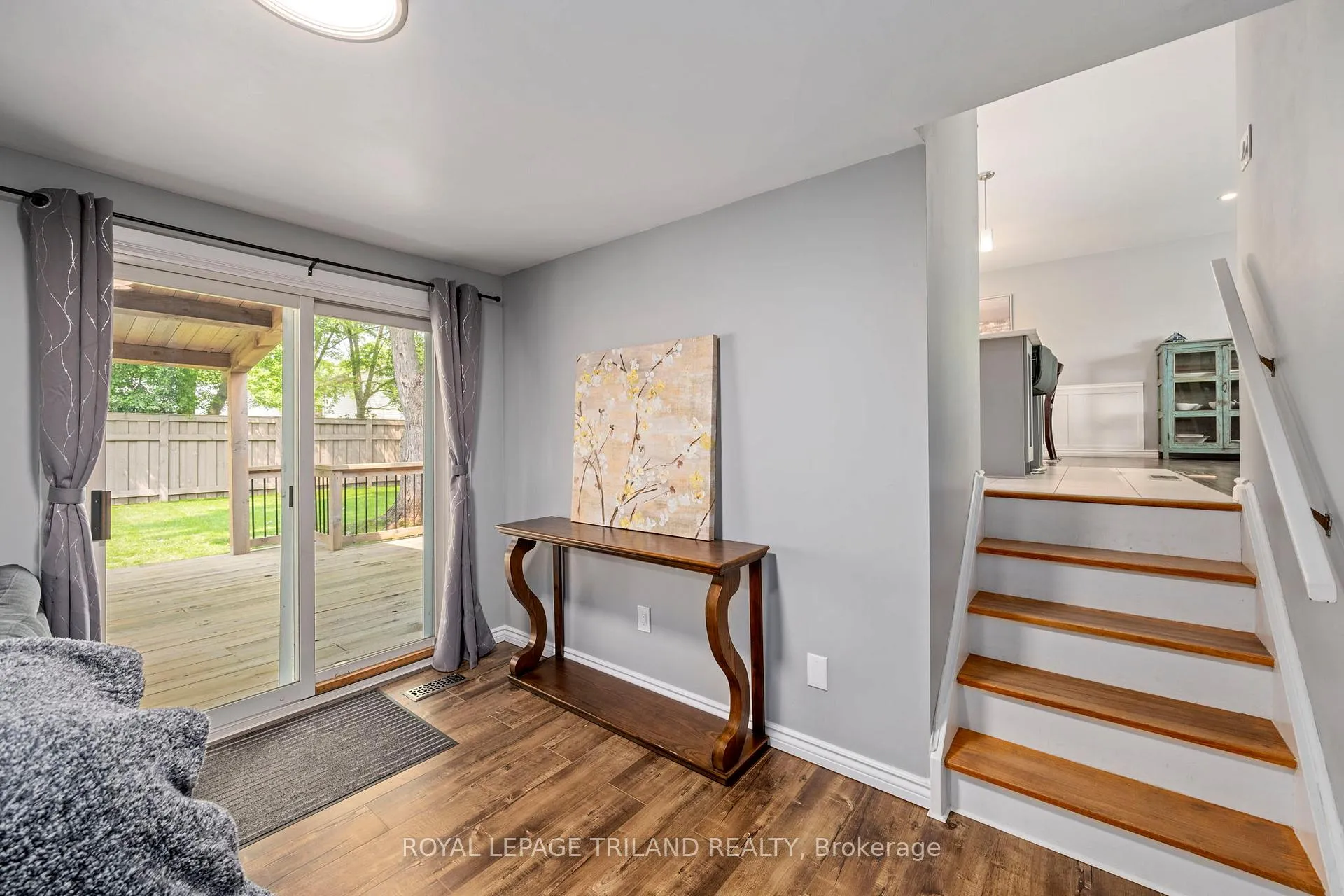 Photo 18 of 93 St Lawrence Boulevard, London, South O — HOMEH