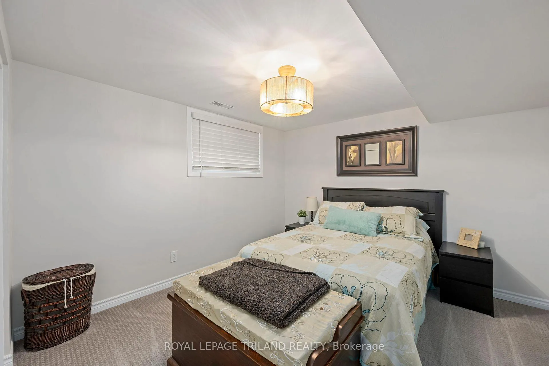 Photo 21 of 93 St Lawrence Boulevard, London, South O — HOMEH