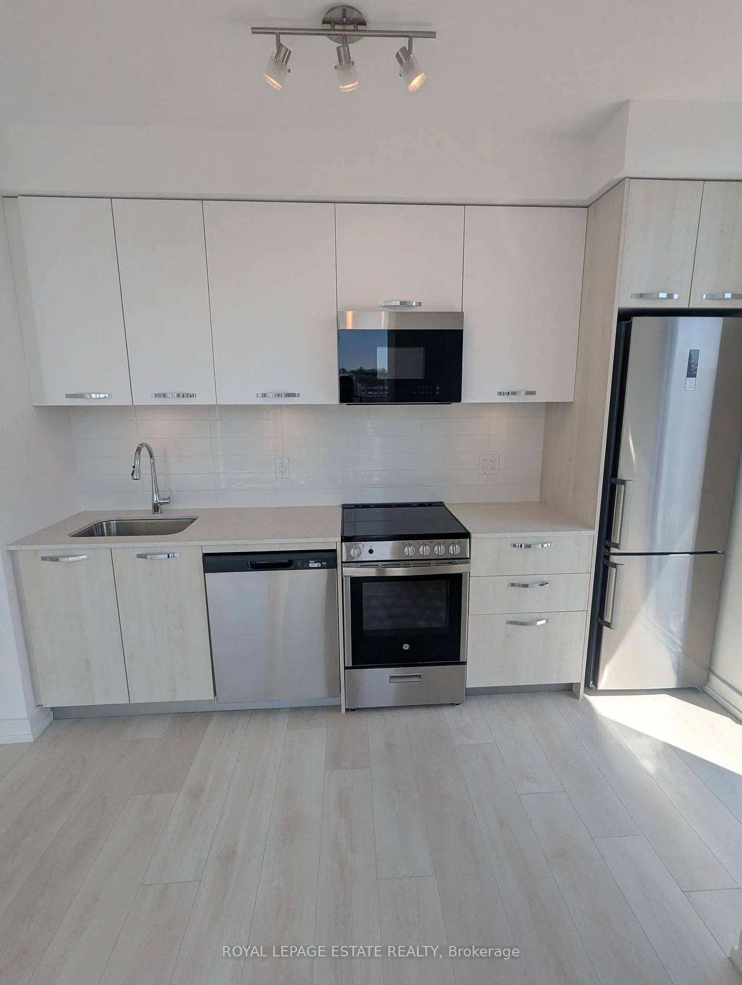 Photo 6 of Unit 1014, 75 James Street S, Hamilton, Durand — HOMEH