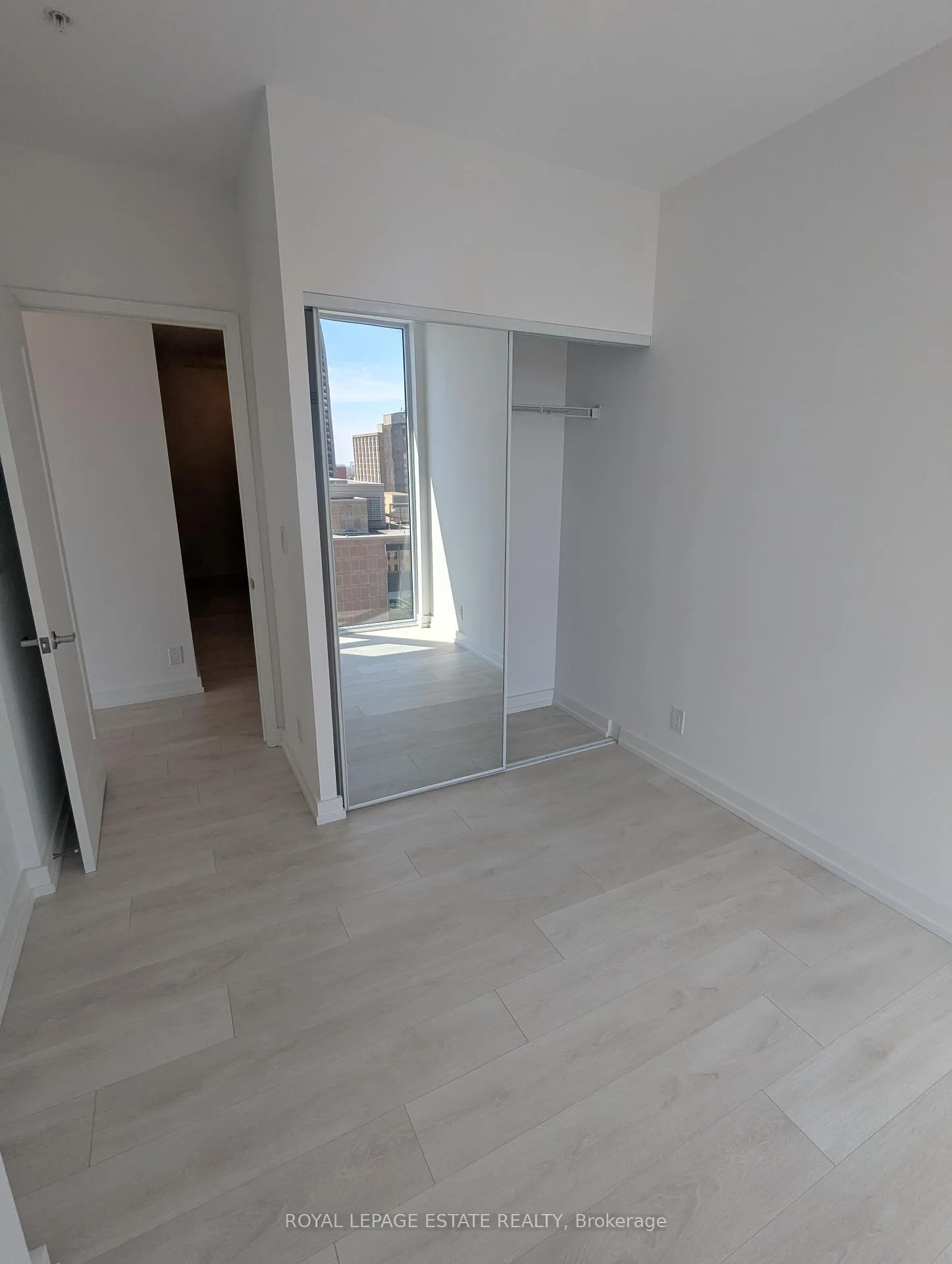 Photo 10 of Unit 1014, 75 James Street S, Hamilton, Durand — HOMEH