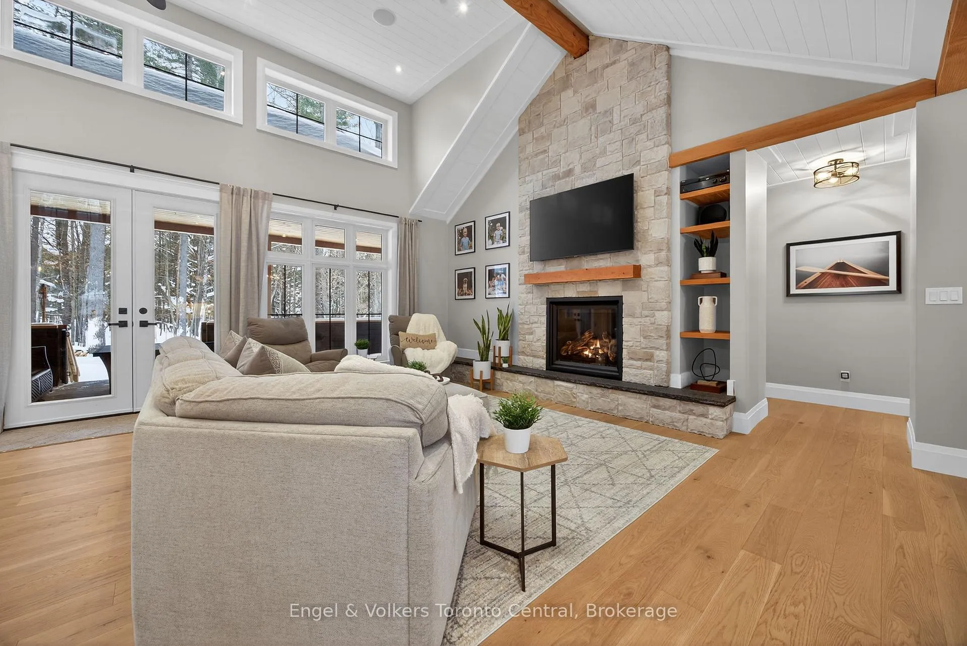 Photo 2 of 1107 Xavier Street, Gravenhurst, Morrison — HOMEH