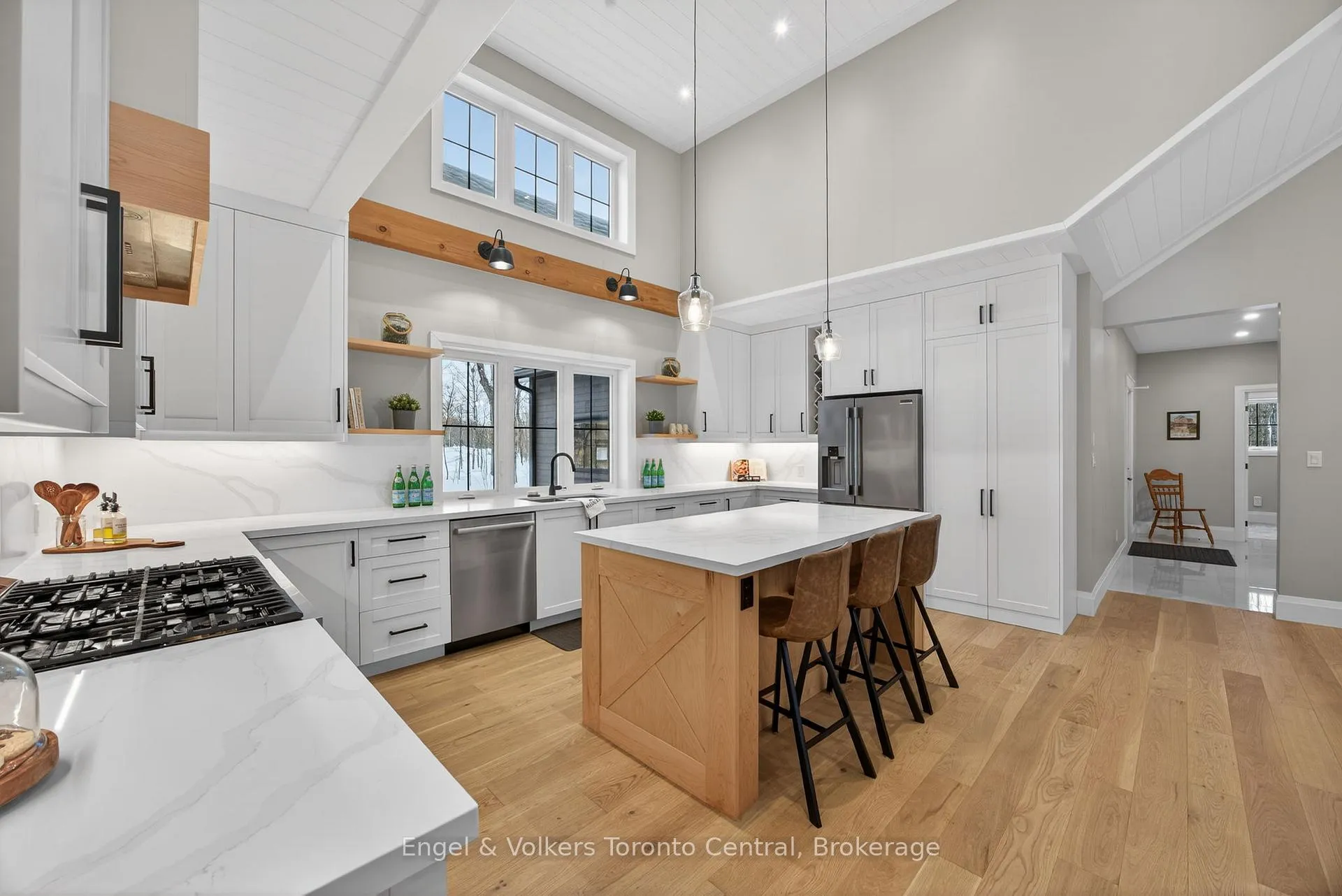 Photo 3 of 1107 Xavier Street, Gravenhurst, Morrison — HOMEH