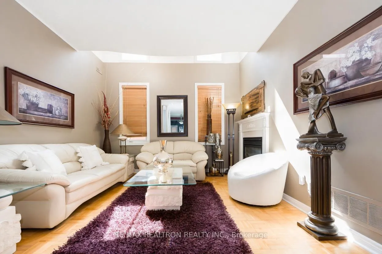 Photo 15 of 206 Featherstone Avenue, Markham, Middlefield — HOMEH