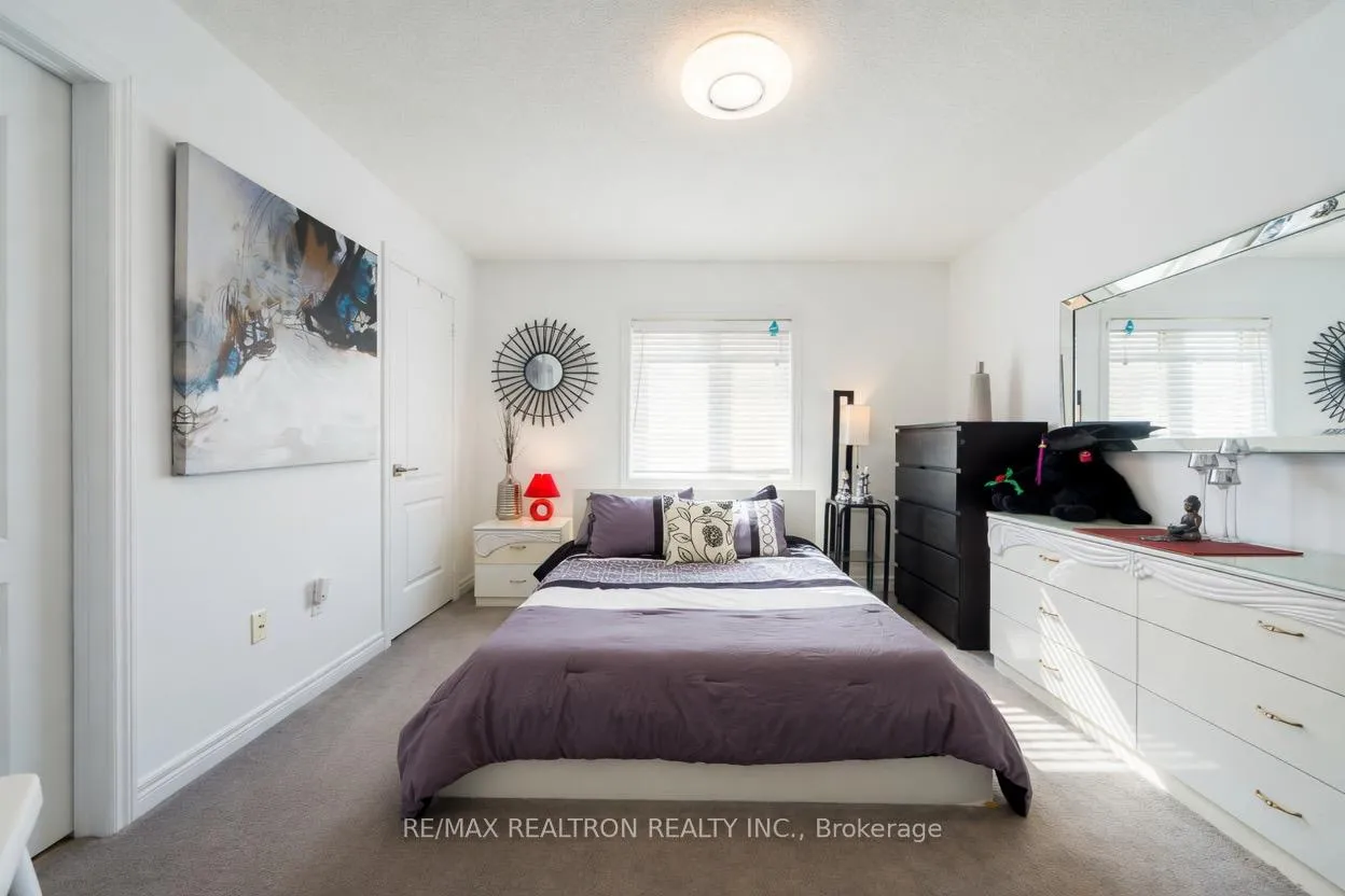Photo 23 of 206 Featherstone Avenue, Markham, Middlefield — HOMEH