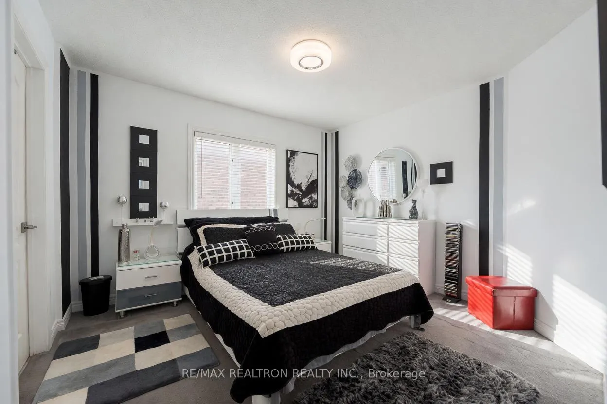Photo 24 of 206 Featherstone Avenue, Markham, Middlefield — HOMEH