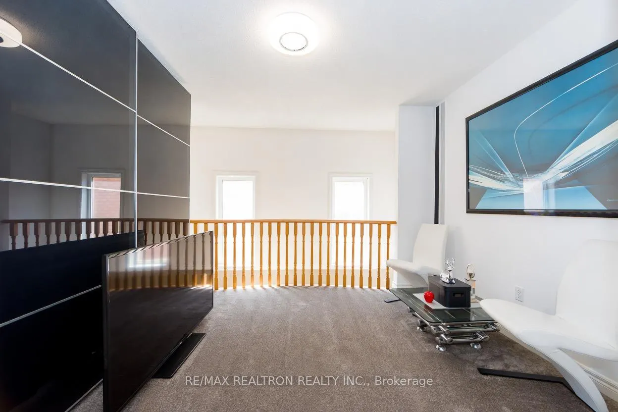 Photo 25 of 206 Featherstone Avenue, Markham, Middlefield — HOMEH