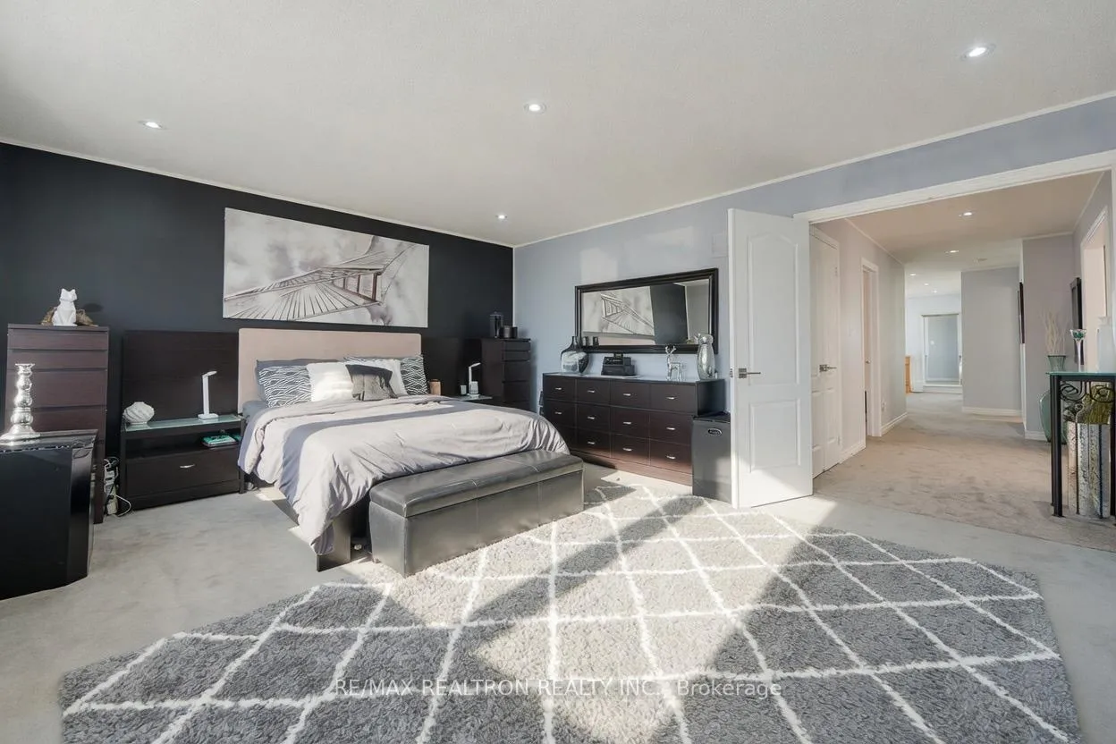 Photo 26 of 206 Featherstone Avenue, Markham, Middlefield — HOMEH