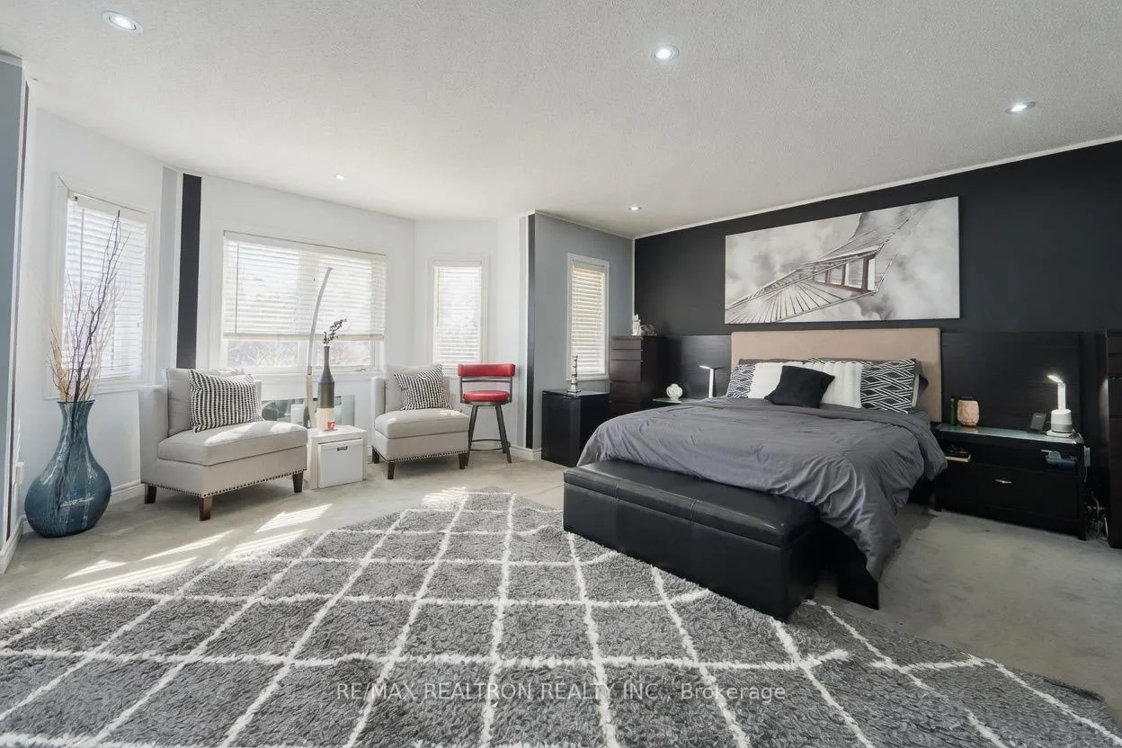 Photo 27 of 206 Featherstone Avenue, Markham, Middlefield — HOMEH