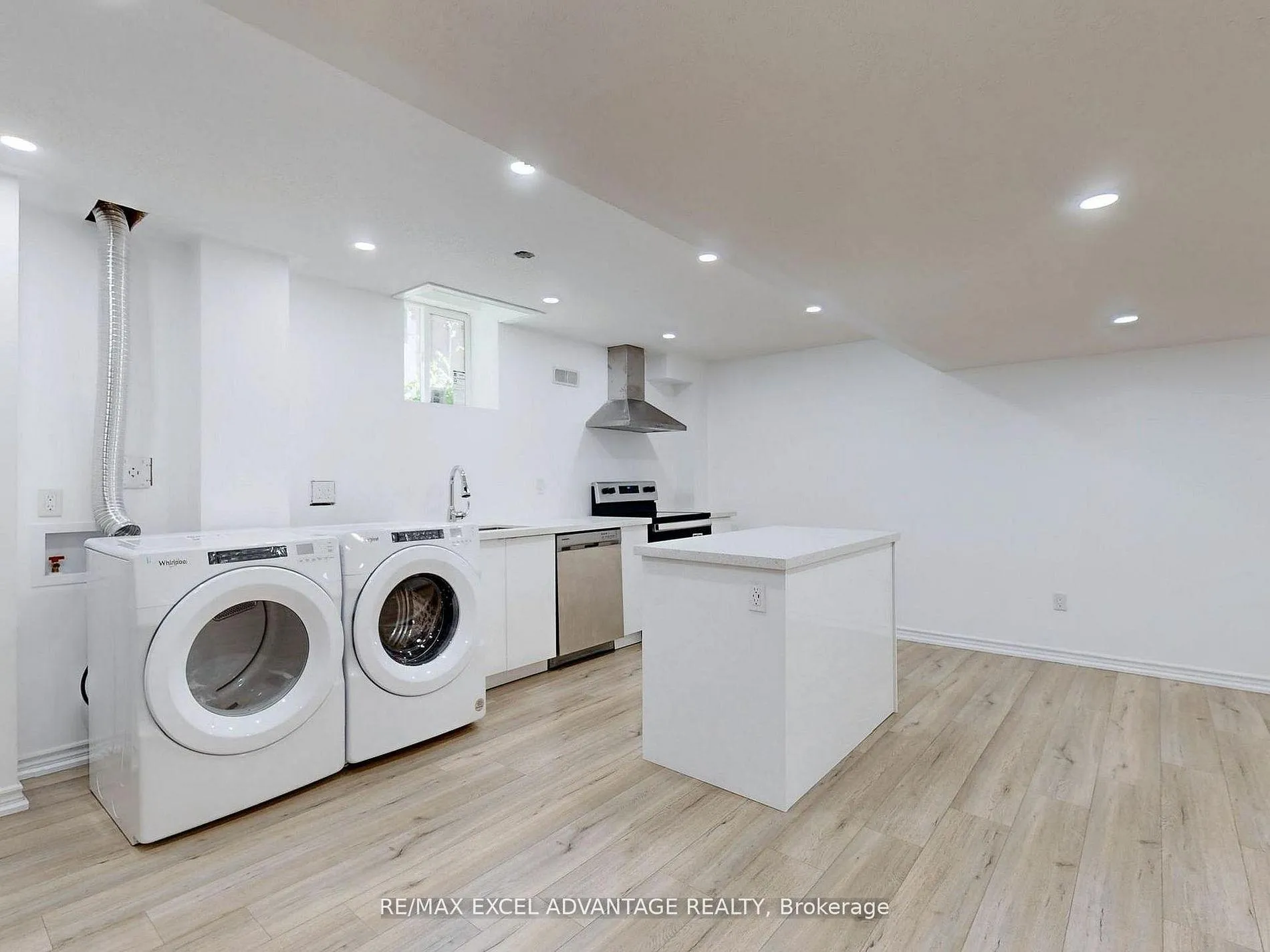 Photo 8 of Unit Lower, 1280 Bardeau Street, Innisfil, Lefroy — HOMEH