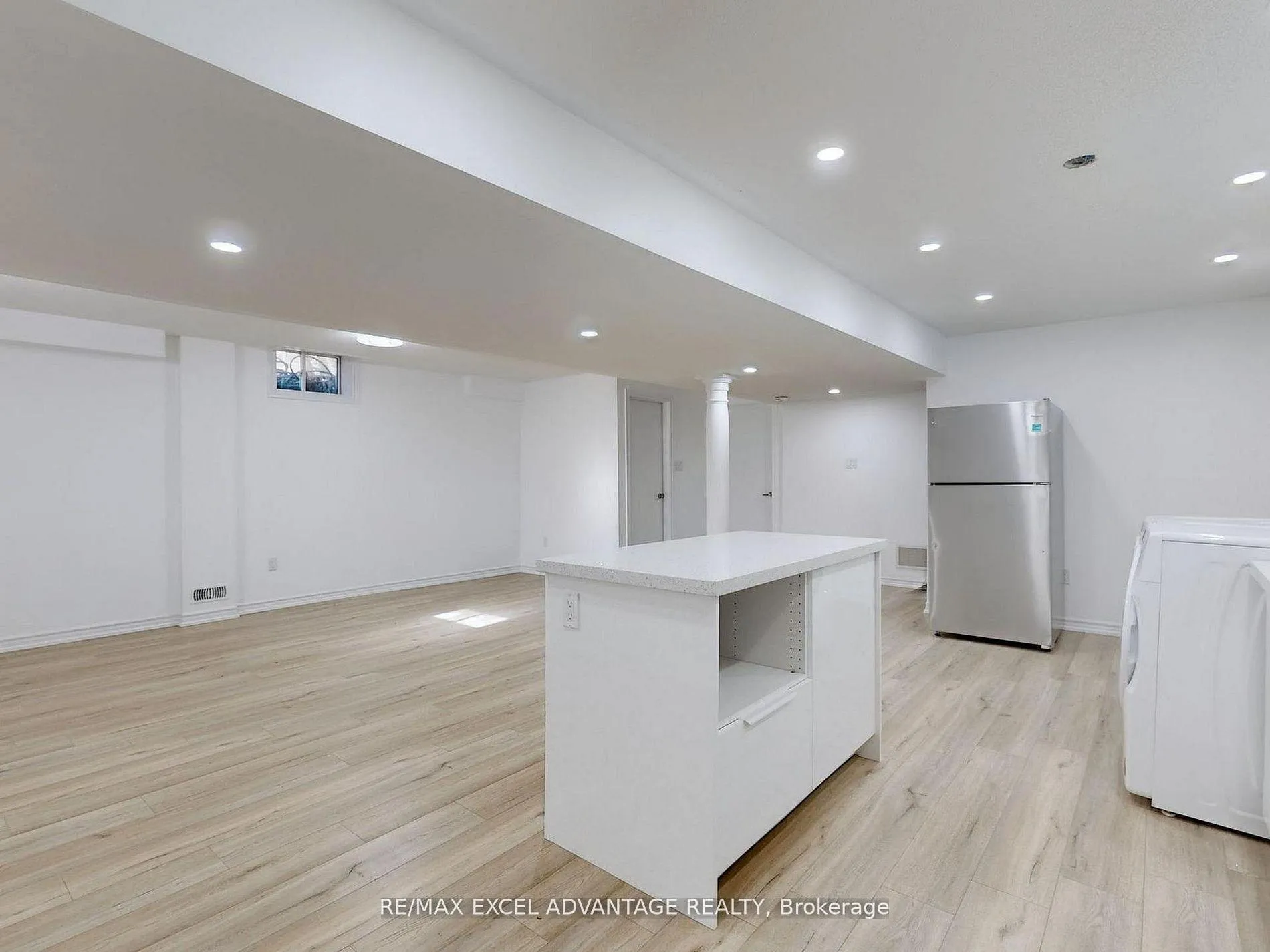 Photo 9 of Unit Lower, 1280 Bardeau Street, Innisfil, Lefroy — HOMEH