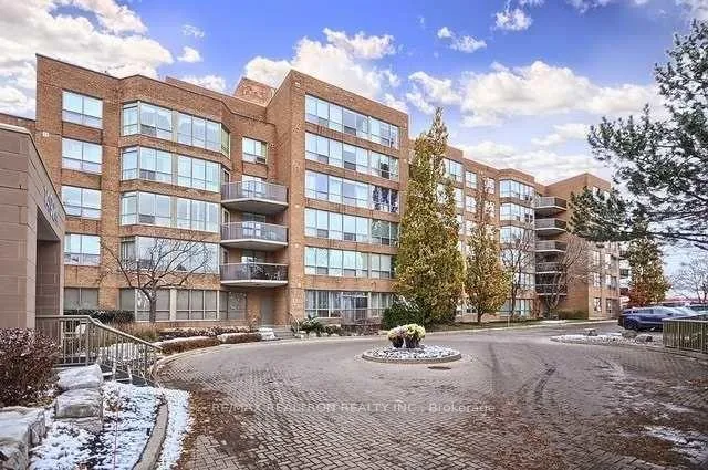 Front of Unit 517, 14924 Yonge Street