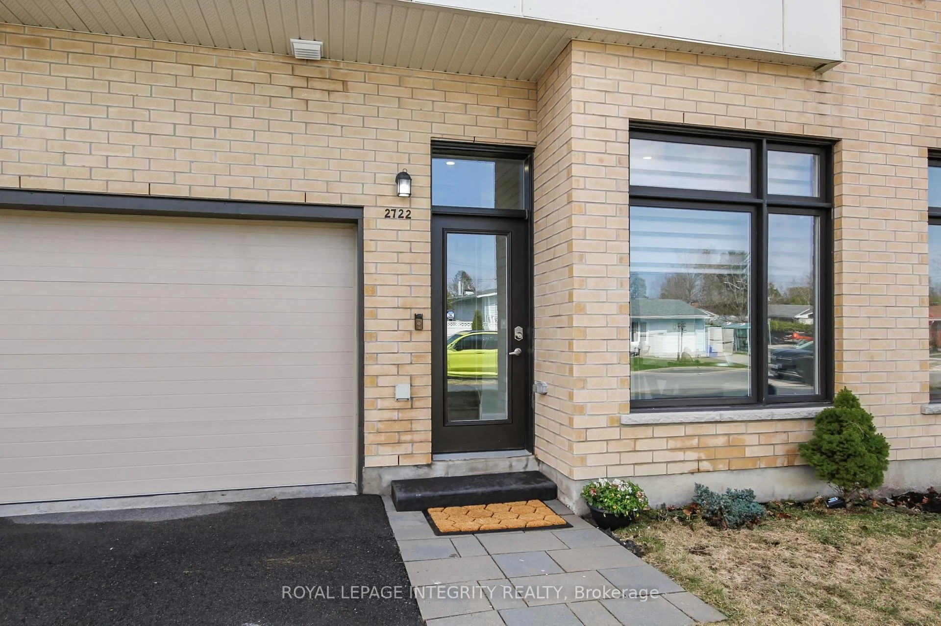 Photo 3 of 2722 Draper Avenue, Ottawa, Redwood Park — HOMEH
