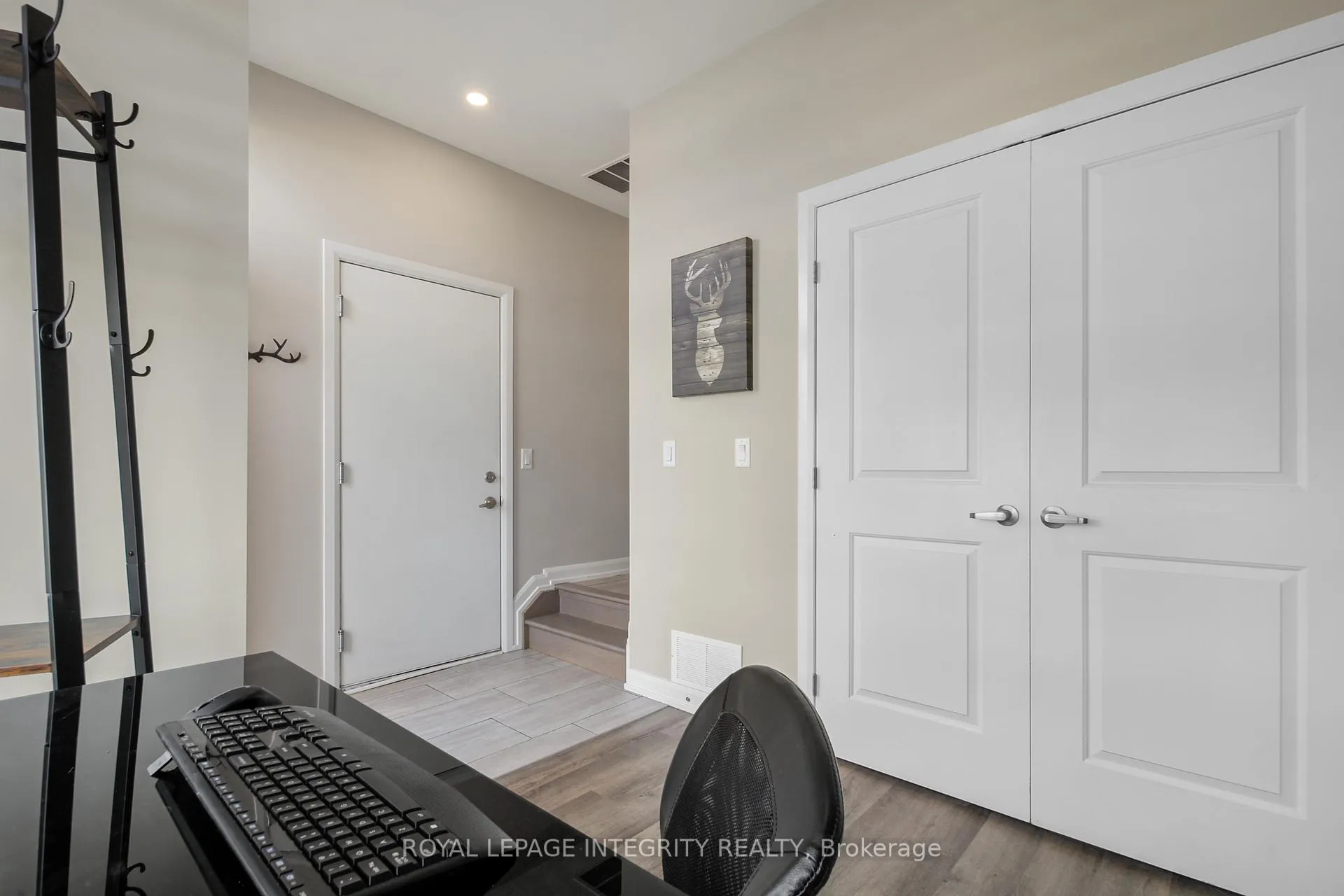 Photo 6 of 2722 Draper Avenue, Ottawa, Redwood Park — HOMEH