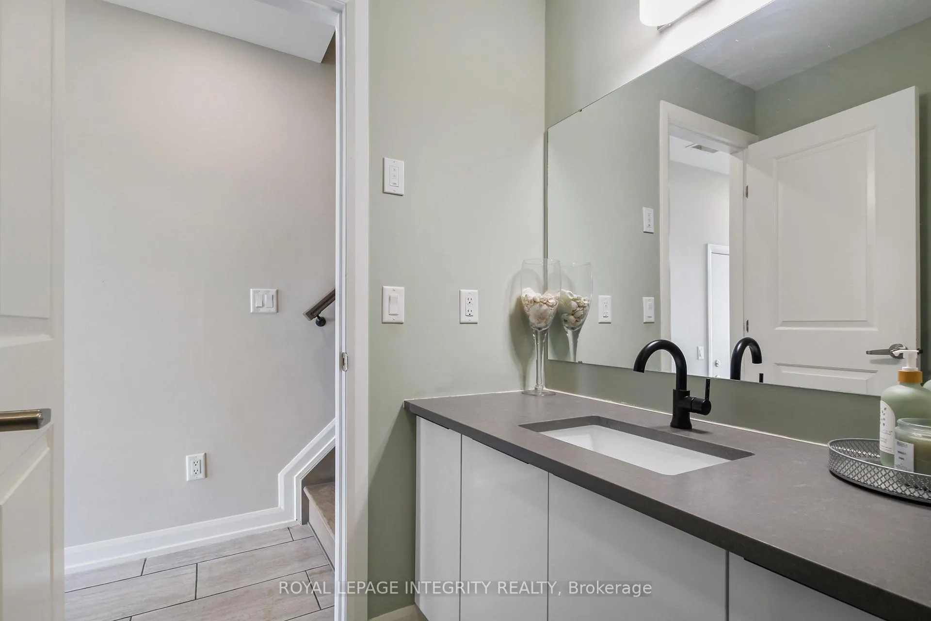 Photo 7 of 2722 Draper Avenue, Ottawa, Redwood Park — HOMEH