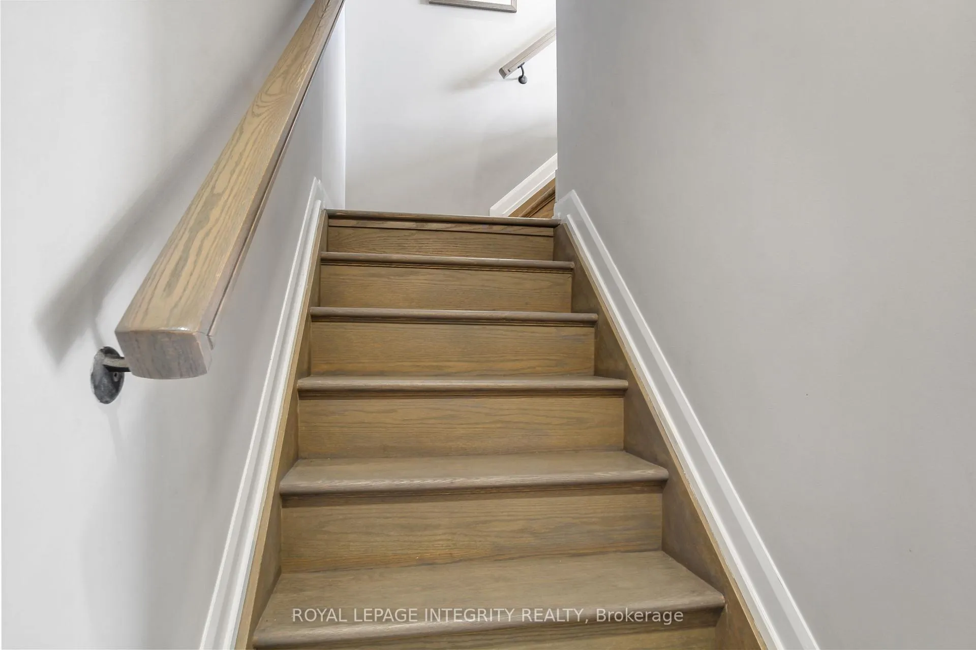 Photo 9 of 2722 Draper Avenue, Ottawa, Redwood Park — HOMEH