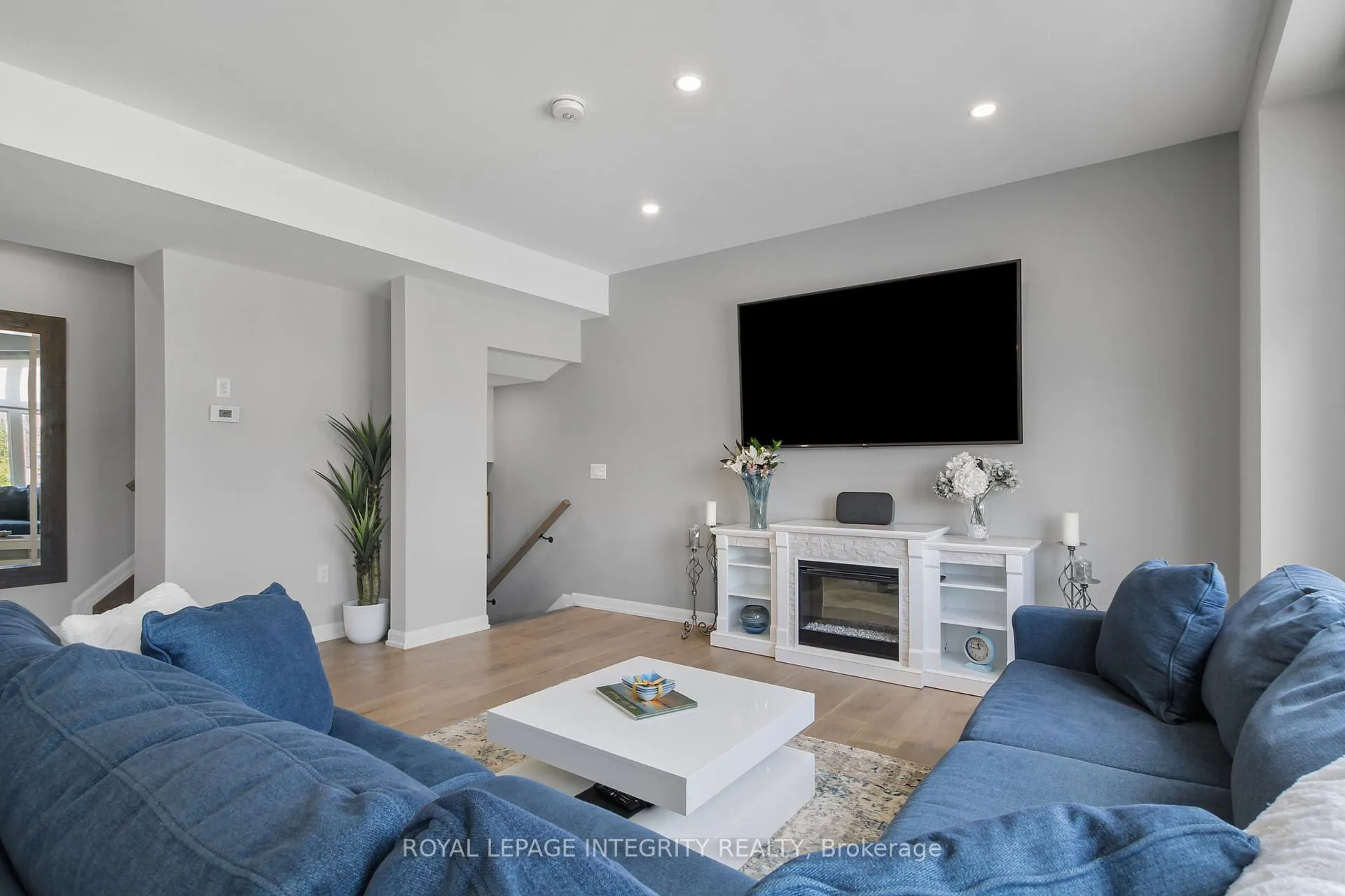 Photo 11 of 2722 Draper Avenue, Ottawa, Redwood Park — HOMEH