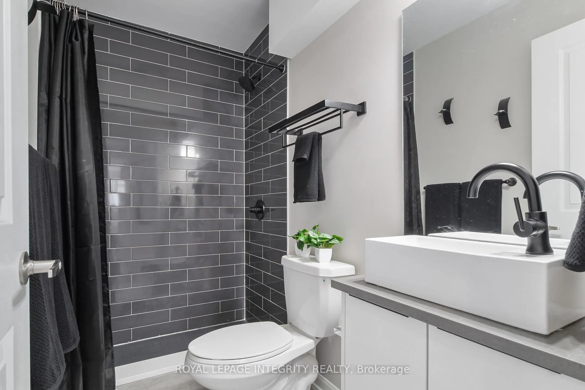 Photo 33 of 2722 Draper Avenue, Ottawa, Redwood Park — HOMEH