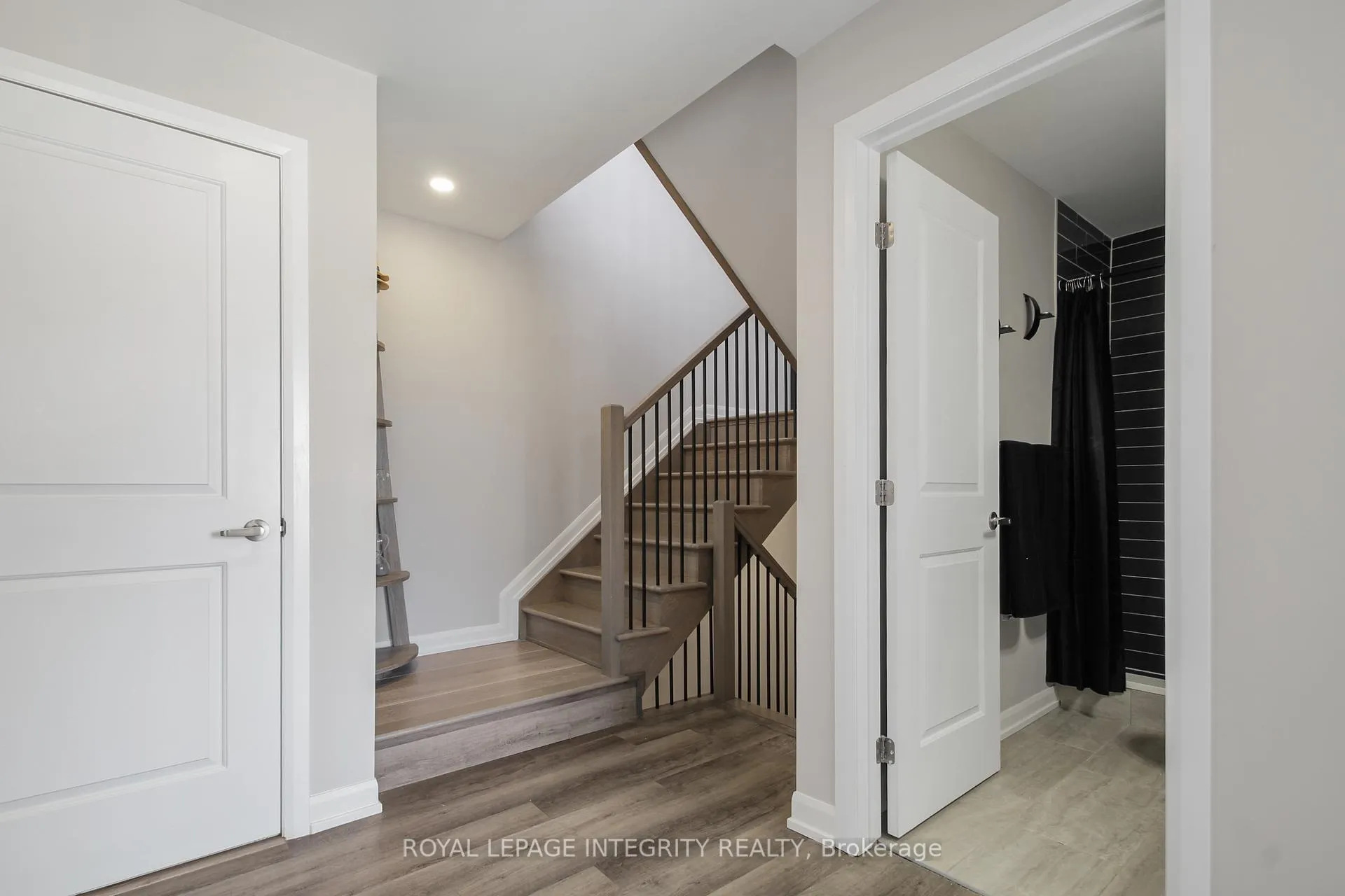 Photo 34 of 2722 Draper Avenue, Ottawa, Redwood Park — HOMEH