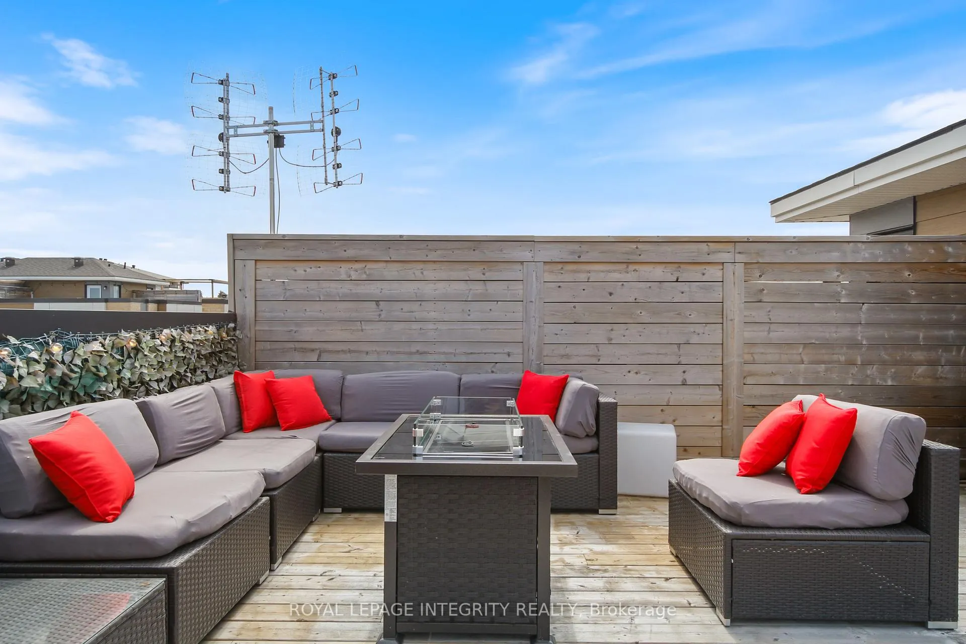 Photo 40 of 2722 Draper Avenue, Ottawa, Redwood Park — HOMEH
