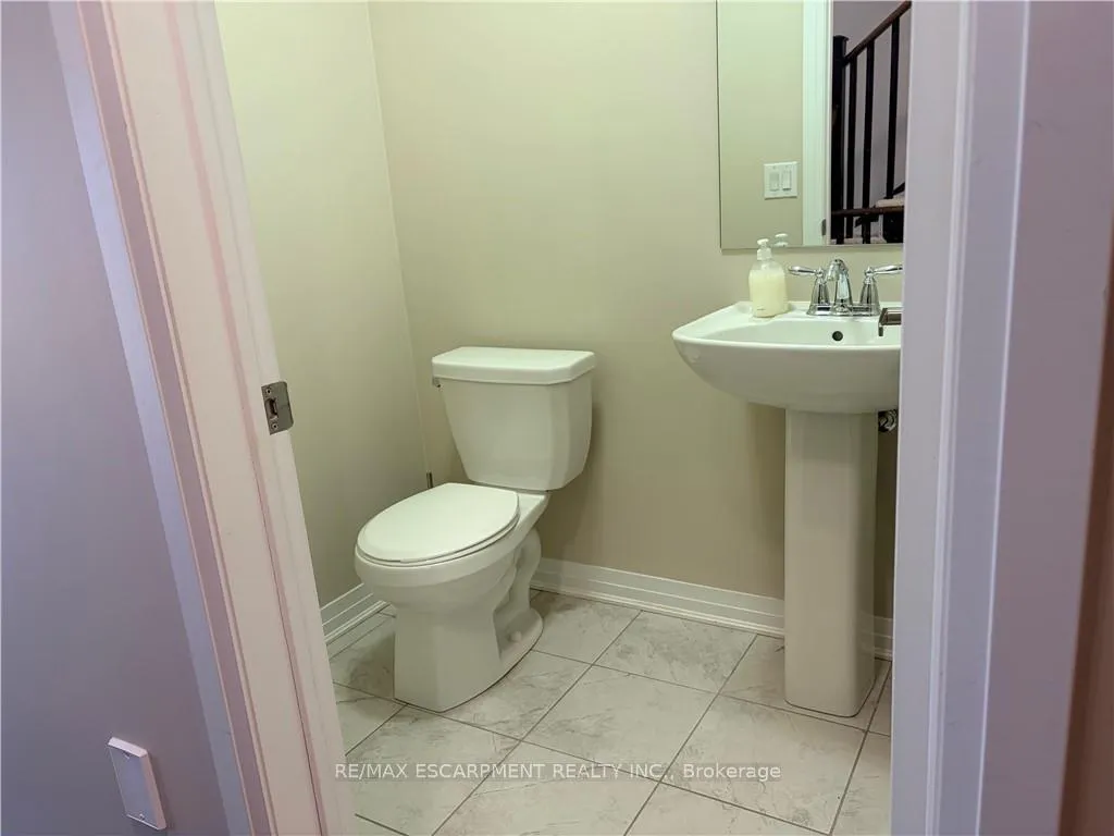 Photo 4 of 4089 Canby Street, Lincoln, Beamsville — HOMEH