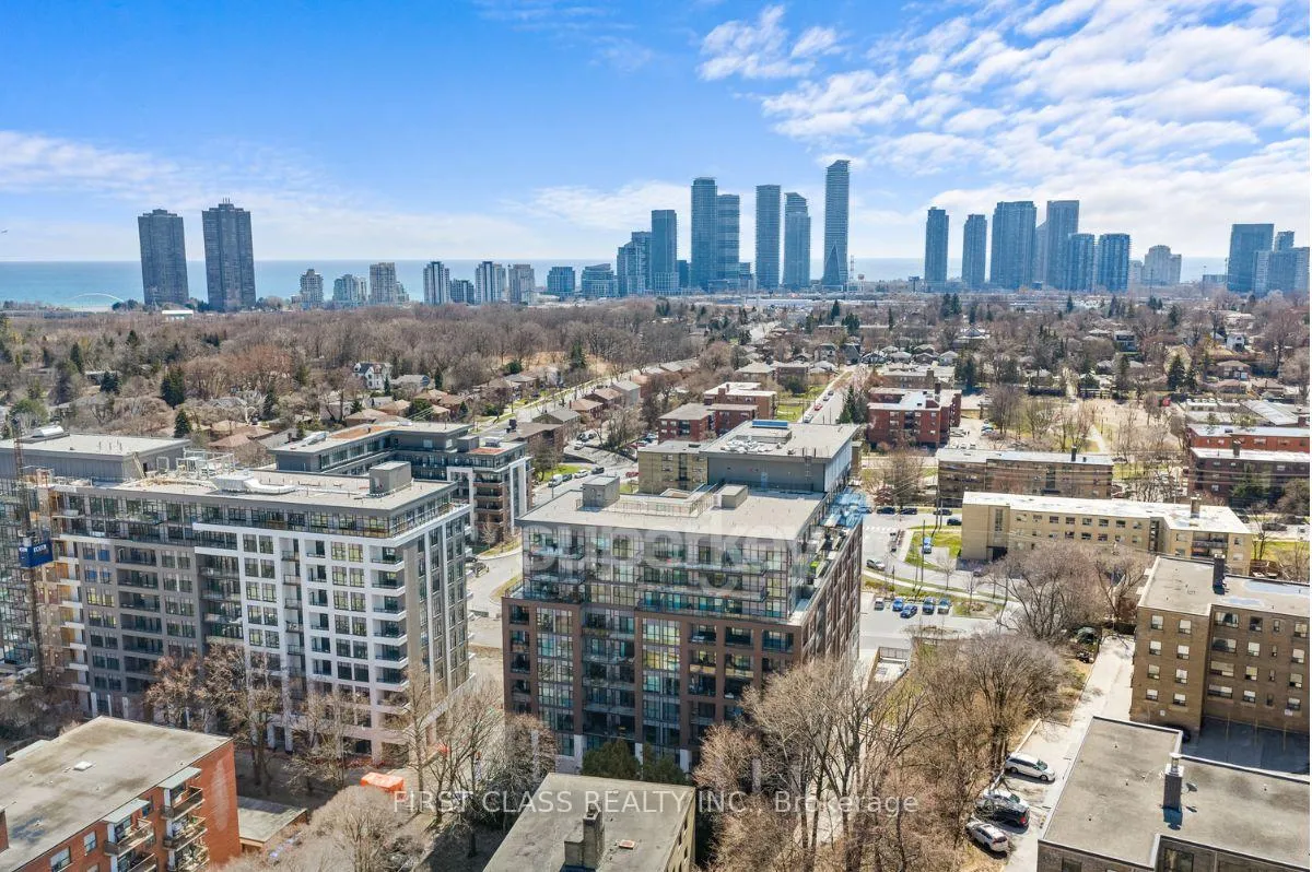 Front of Unit 811, 25 Neighbourhood Lane