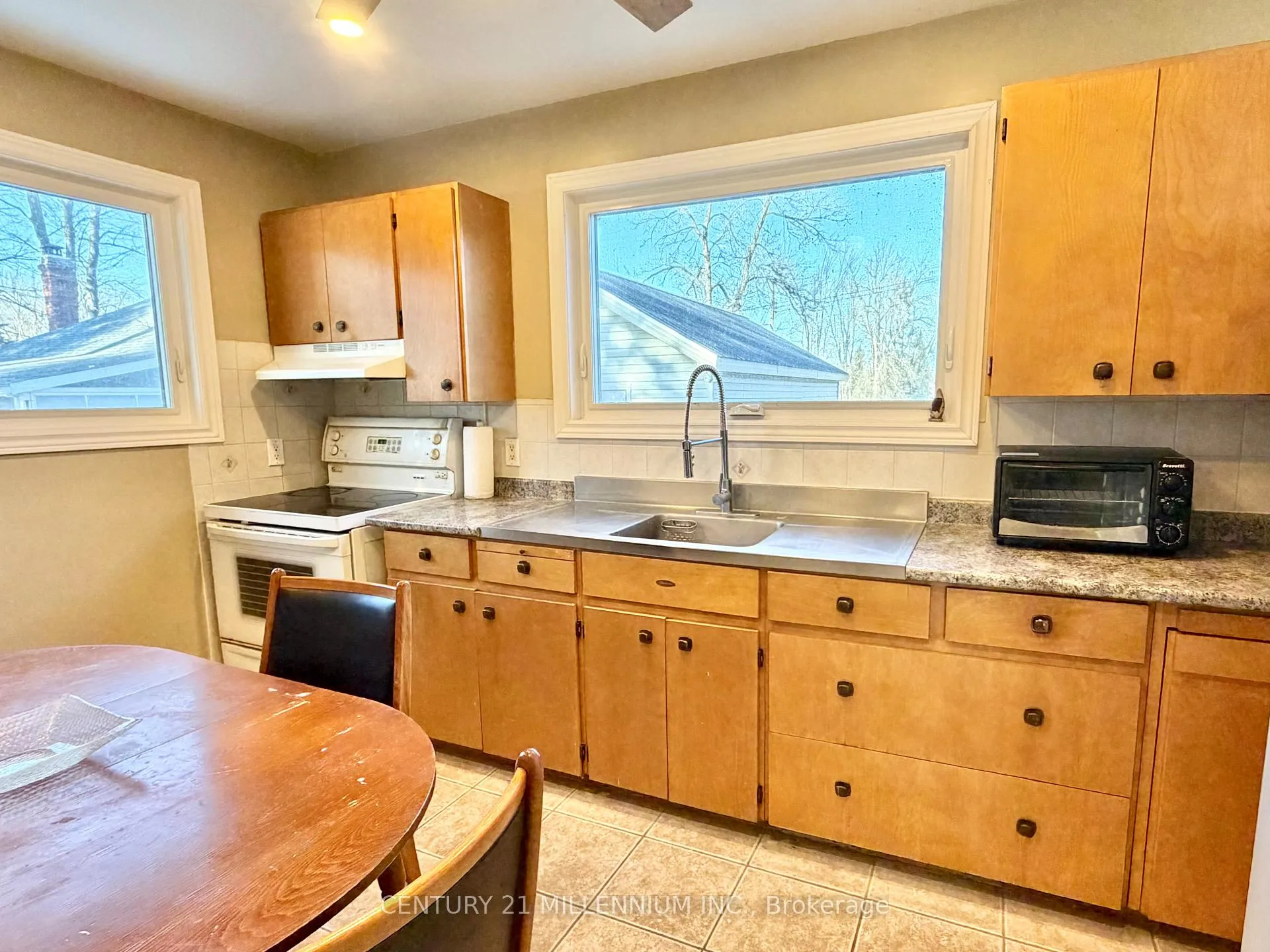 Photo 17 of 5996 Mariposa Beach Road, Ramara, Rural Ramara — HOMEH