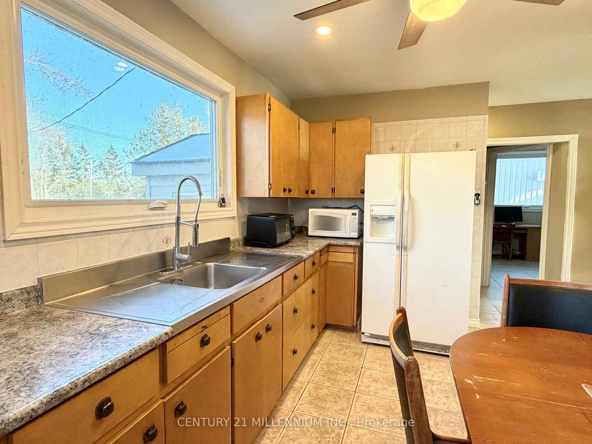 Photo 18 of 5996 Mariposa Beach Road, Ramara, Rural Ramara — HOMEH