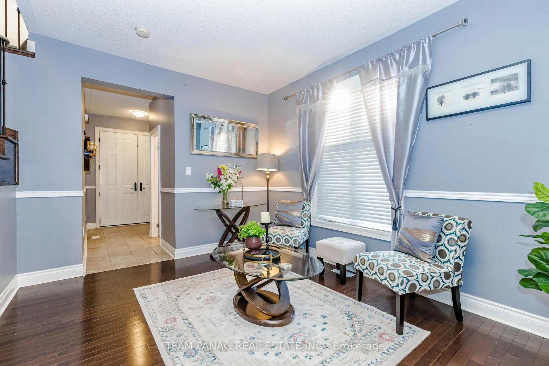 Photo 5 of 4 Bassett Crescent, Brampton, Credit Valley — HOMEH
