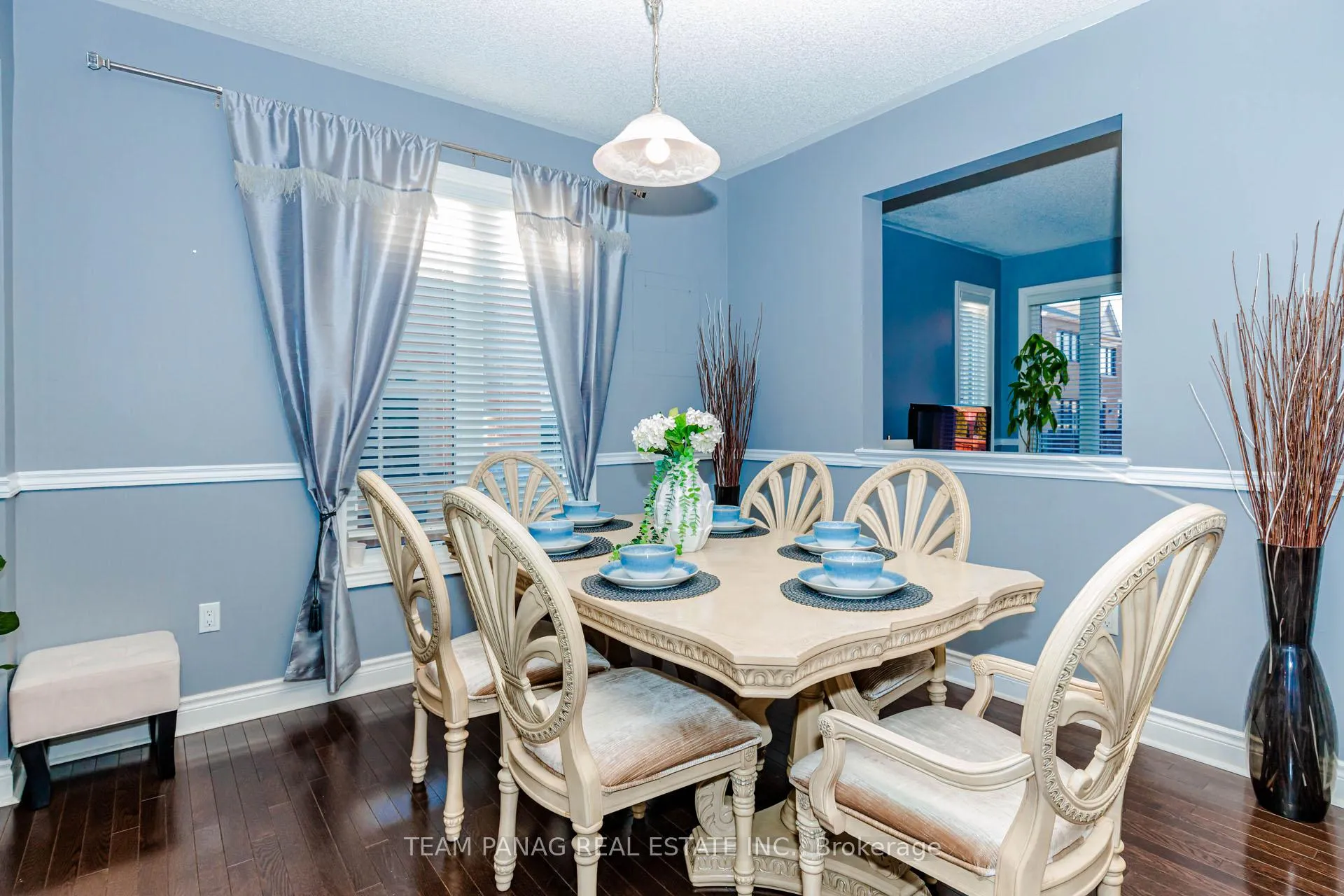 Photo 9 of 4 Bassett Crescent, Brampton, Credit Valley — HOMEH