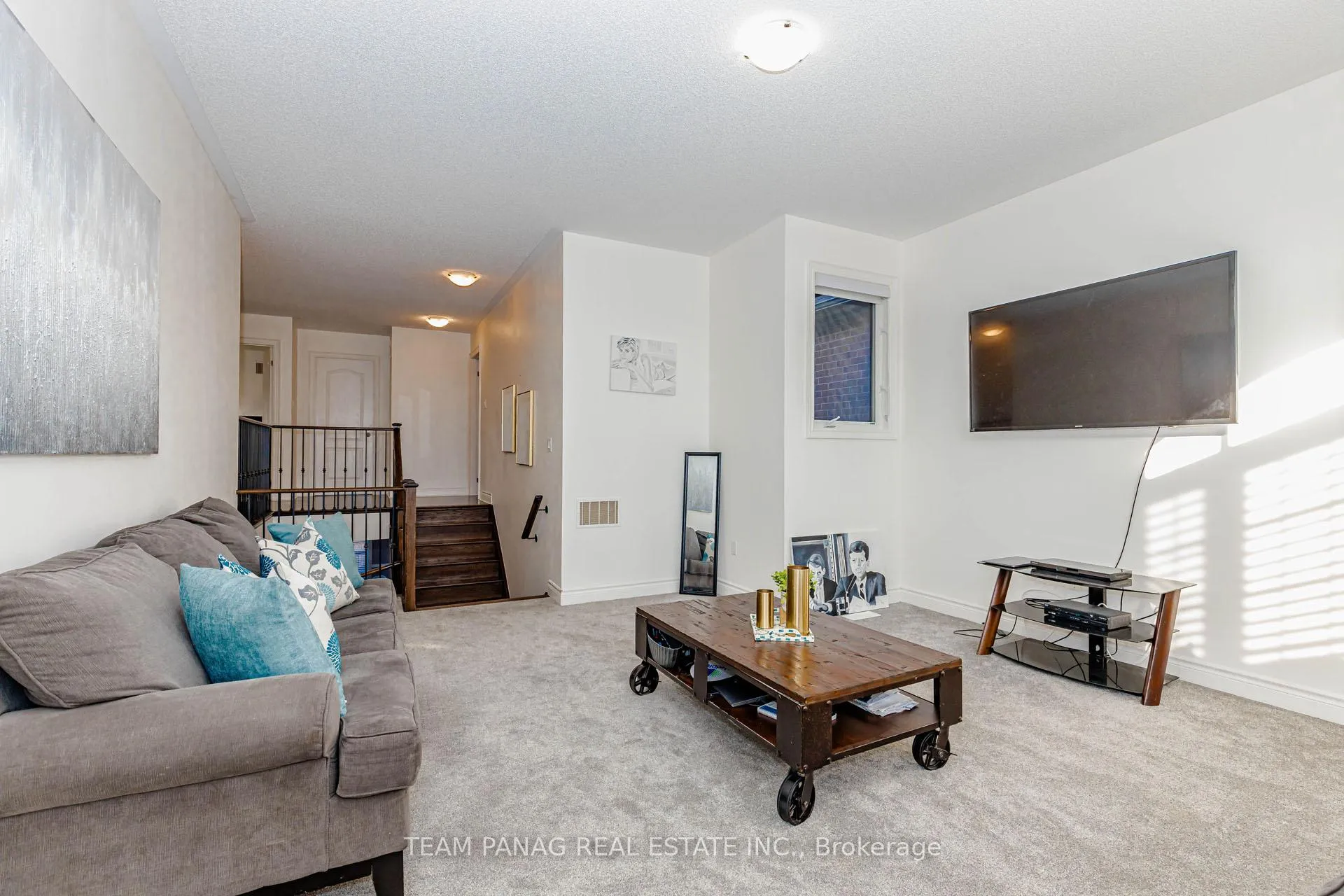 Photo 25 of 4 Bassett Crescent, Brampton, Credit Valley — HOMEH