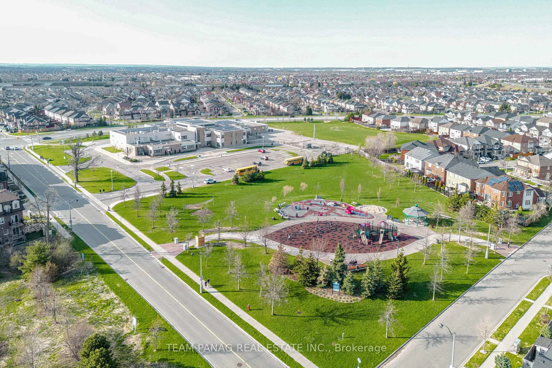 Photo 49 of 4 Bassett Crescent, Brampton, Credit Valley — HOMEH