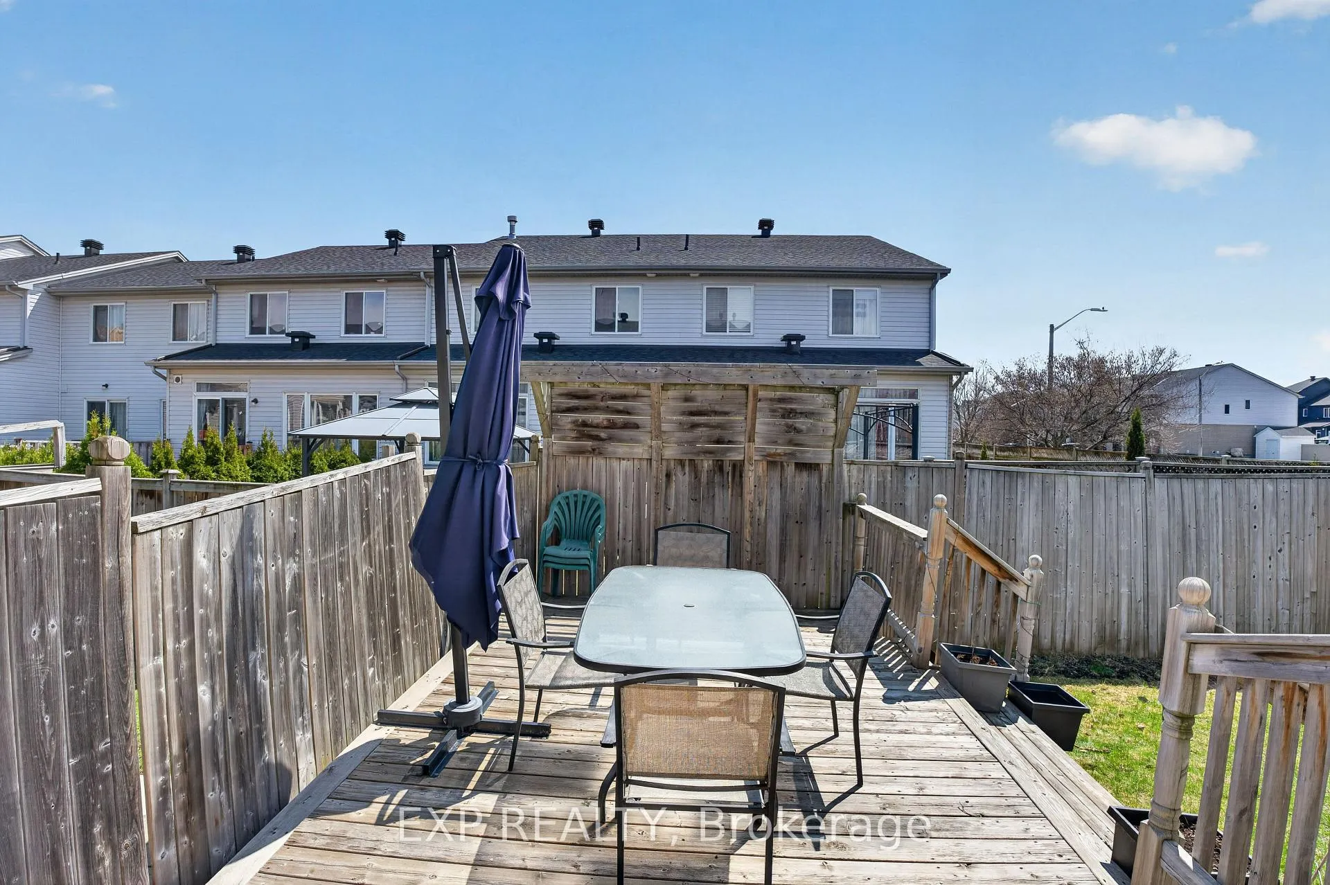 Photo 19 of 301 Brigitta Street, Ottawa, Kanata - Emerald Meadows/Trailwest — HOMEH