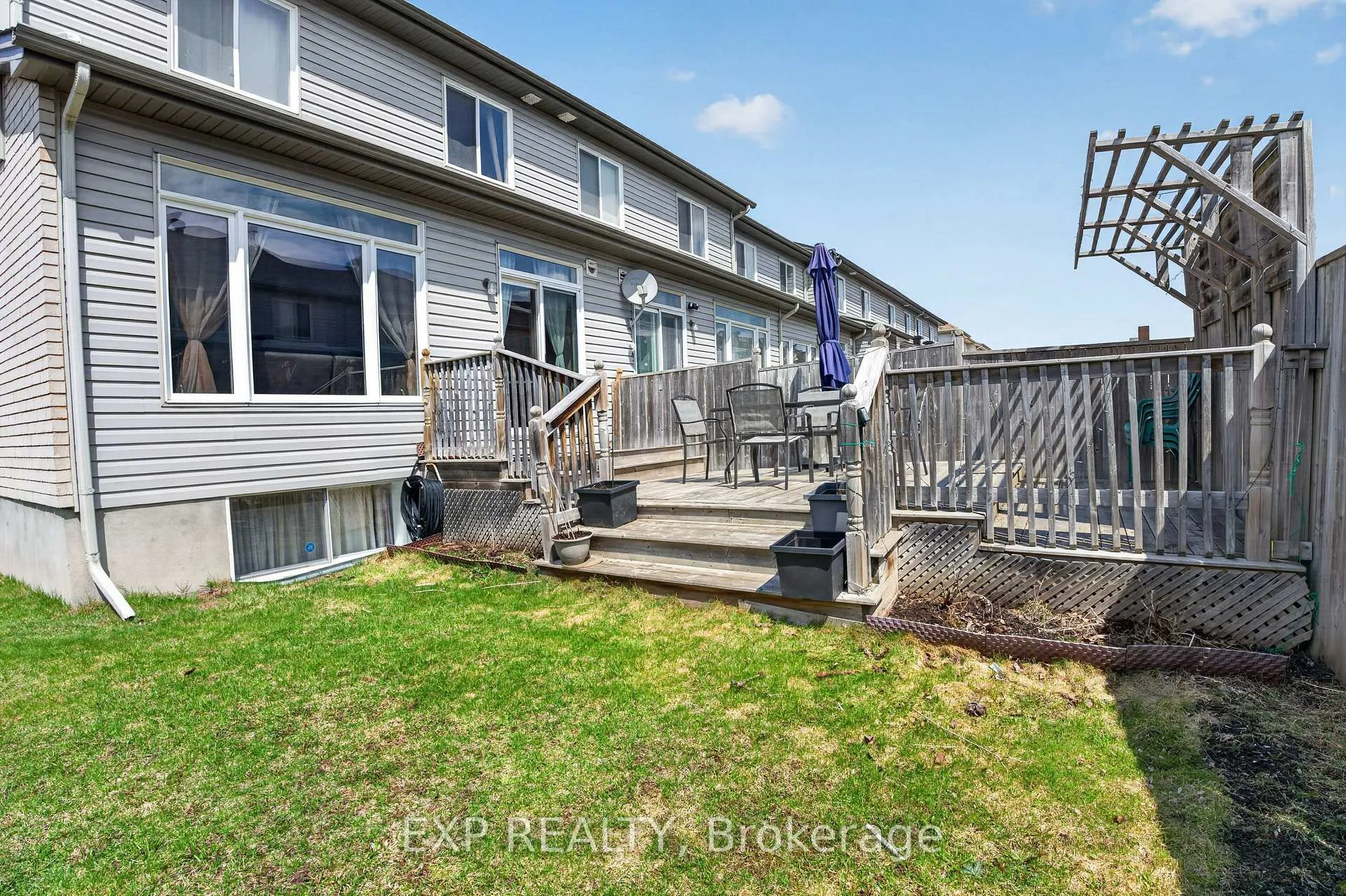 Photo 20 of 301 Brigitta Street, Ottawa, Kanata - Emerald Meadows/Trailwest — HOMEH
