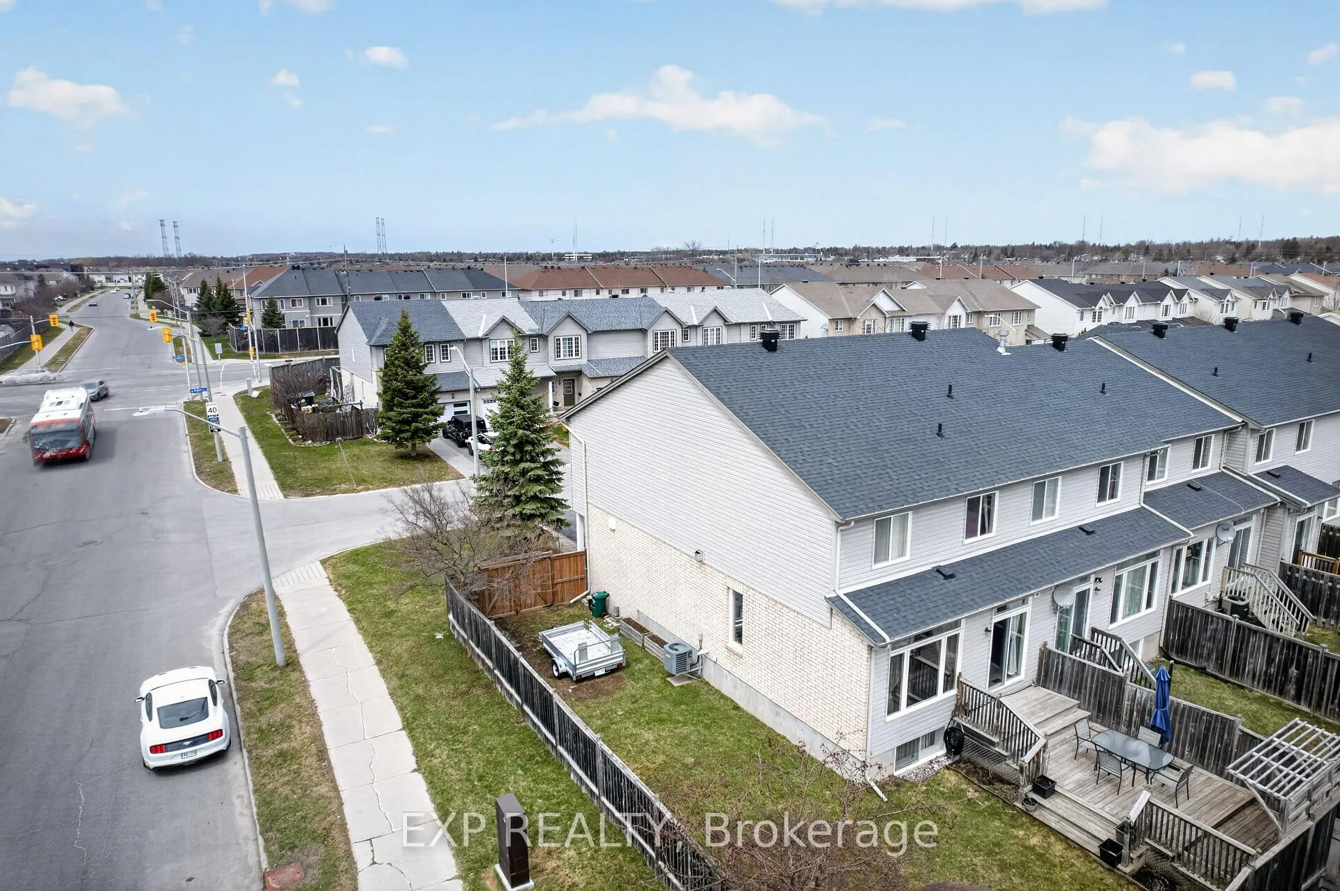 Photo 23 of 301 Brigitta Street, Ottawa, Kanata - Emerald Meadows/Trailwest — HOMEH