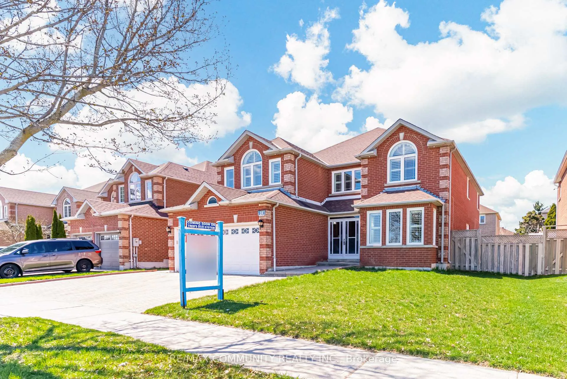 Photo 3 of 24 Marydale Avenue, Markham, Middlefield — HOMEH