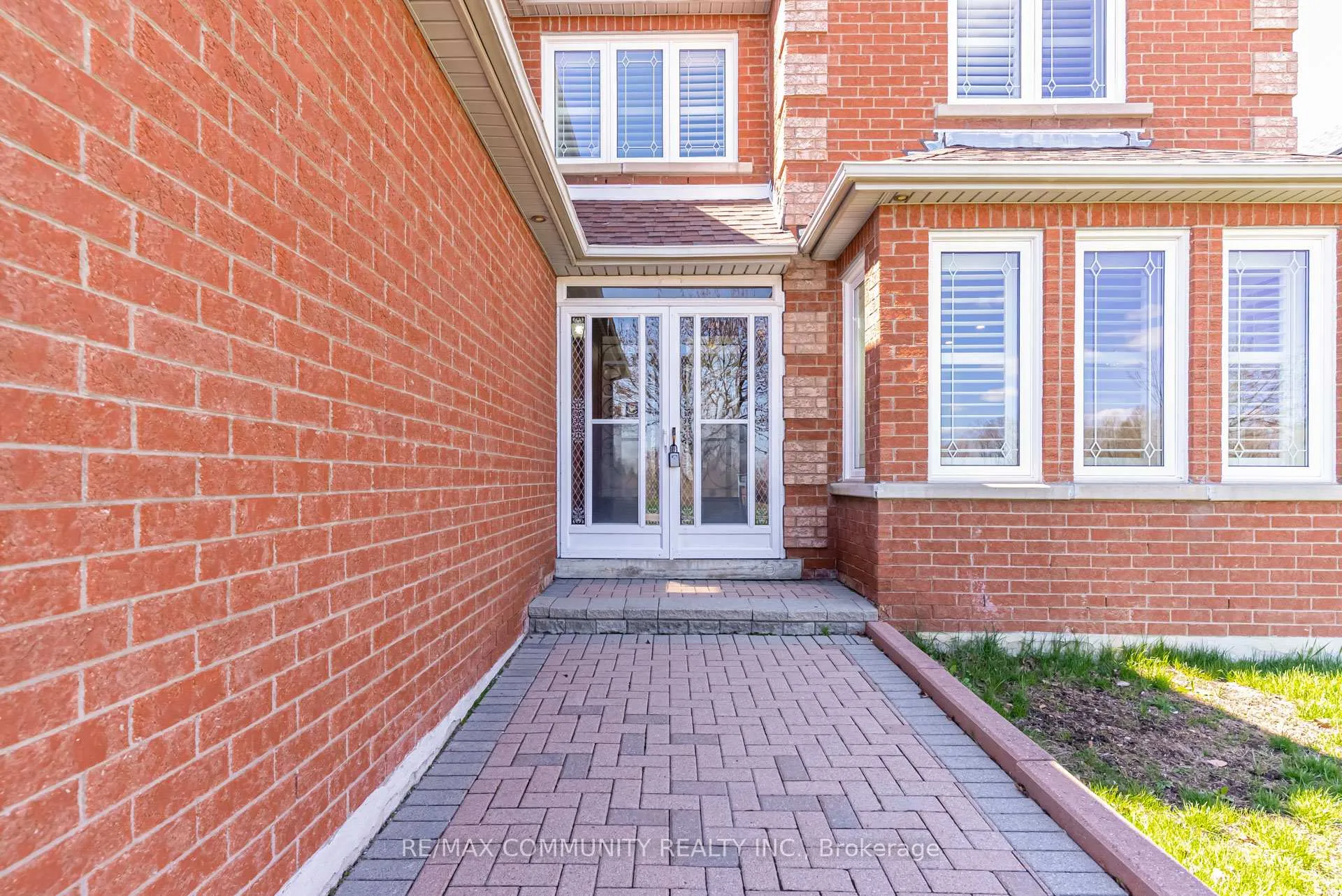 Photo 4 of 24 Marydale Avenue, Markham, Middlefield — HOMEH