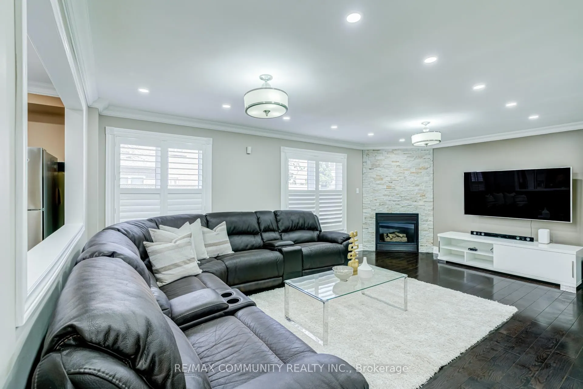 Photo 10 of 24 Marydale Avenue, Markham, Middlefield — HOMEH