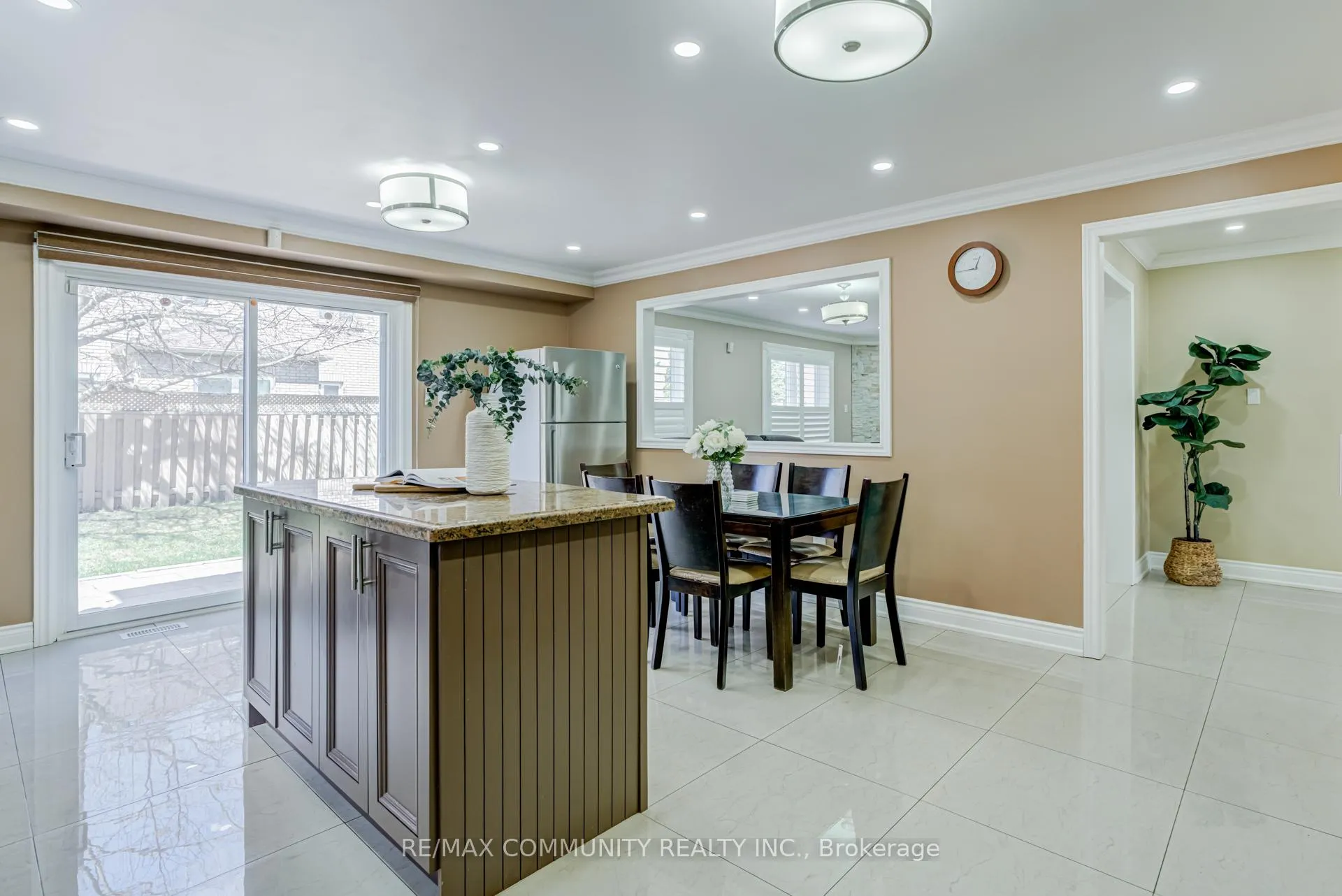 Photo 14 of 24 Marydale Avenue, Markham, Middlefield — HOMEH