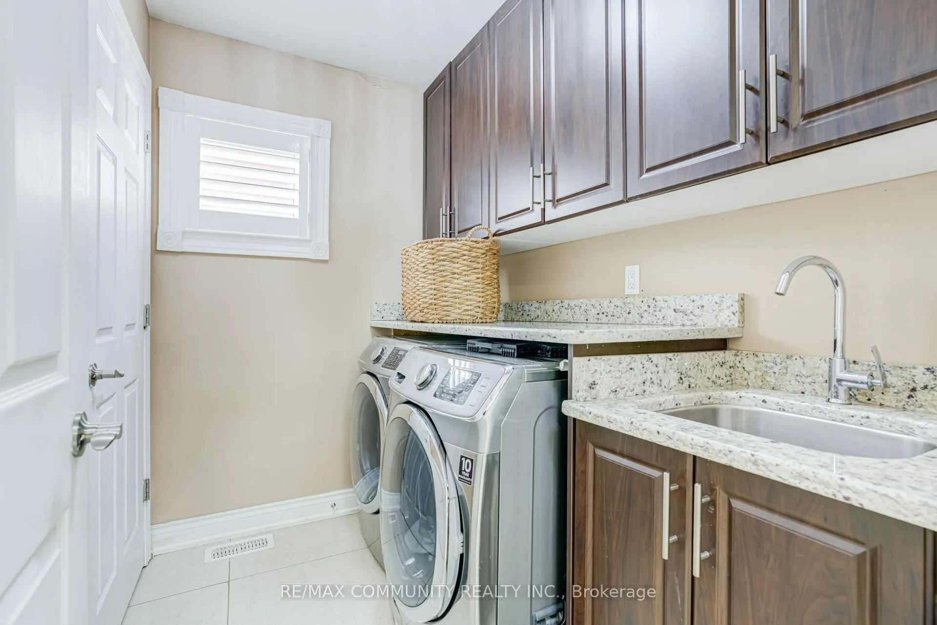 Photo 18 of 24 Marydale Avenue, Markham, Middlefield — HOMEH