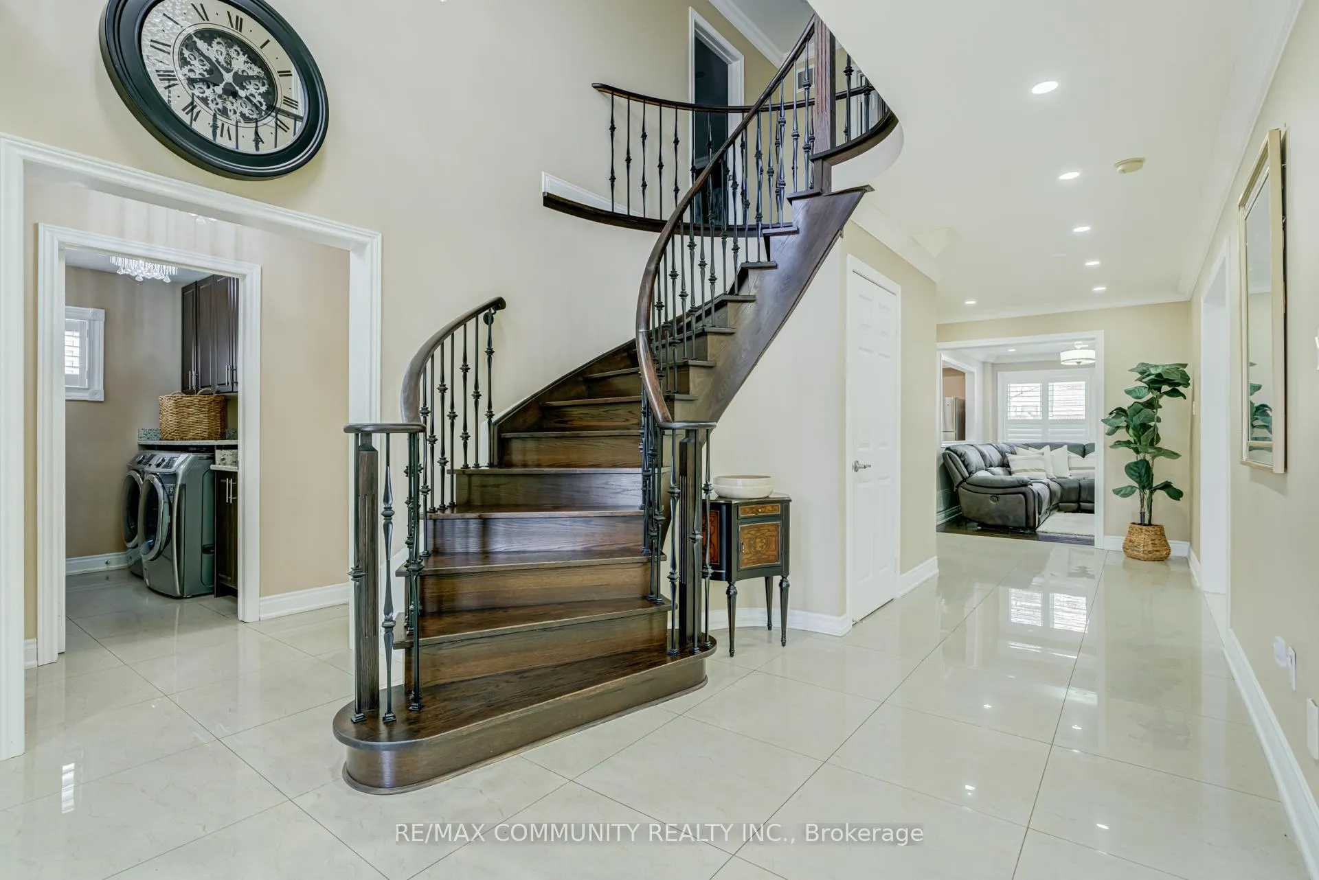 Photo 19 of 24 Marydale Avenue, Markham, Middlefield — HOMEH