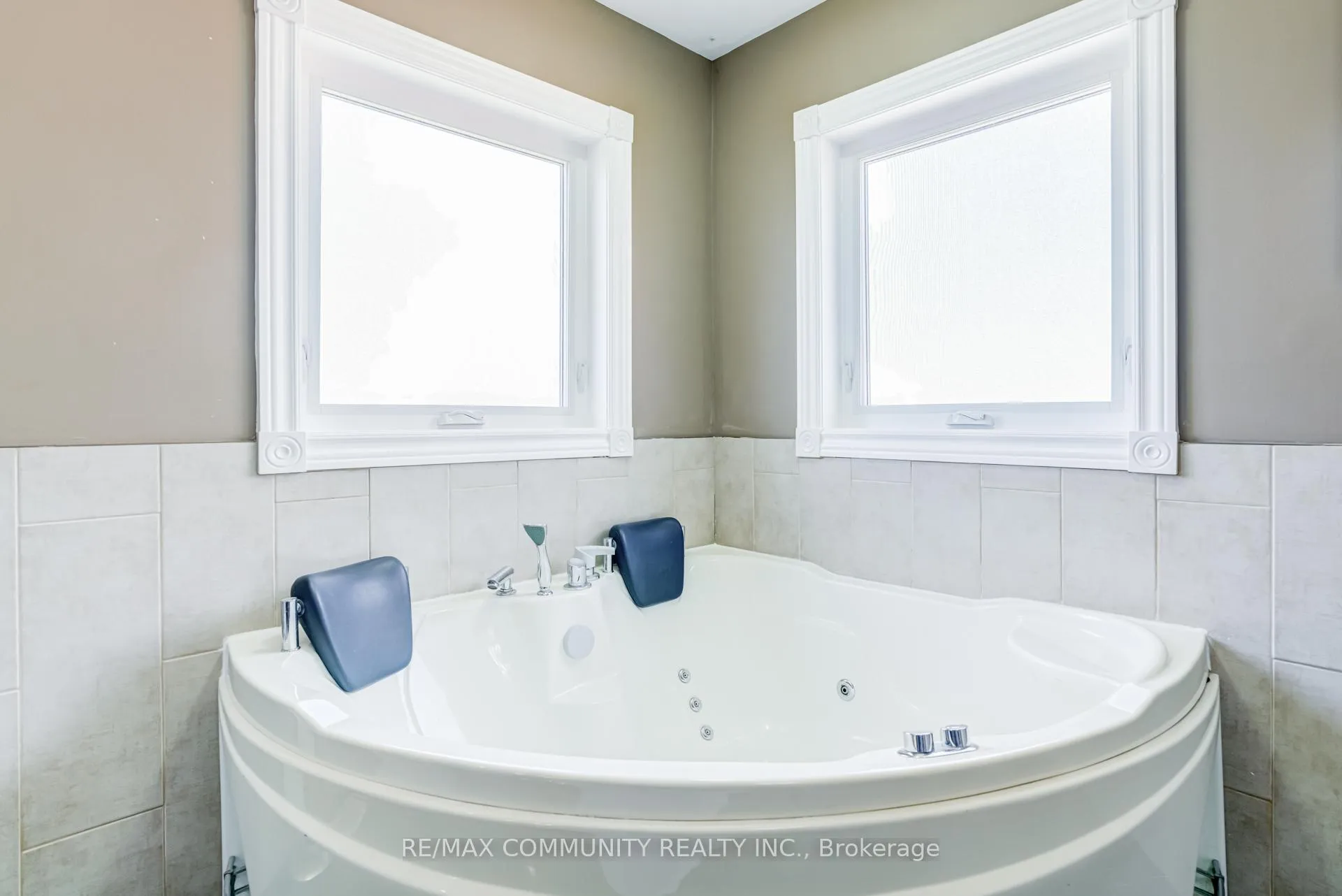 Photo 24 of 24 Marydale Avenue, Markham, Middlefield — HOMEH
