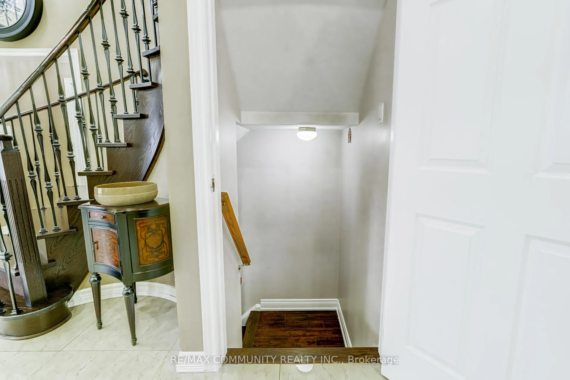 Photo 38 of 24 Marydale Avenue, Markham, Middlefield — HOMEH