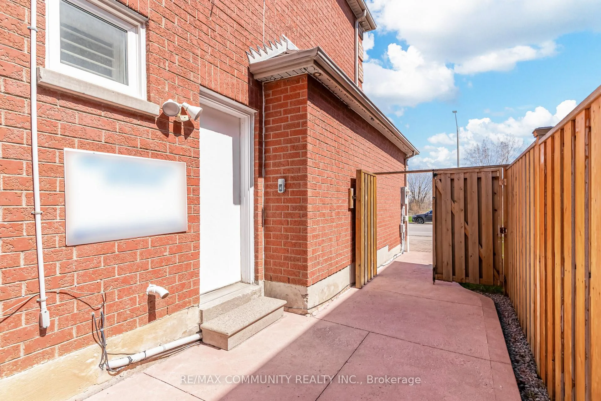 Photo 50 of 24 Marydale Avenue, Markham, Middlefield — HOMEH