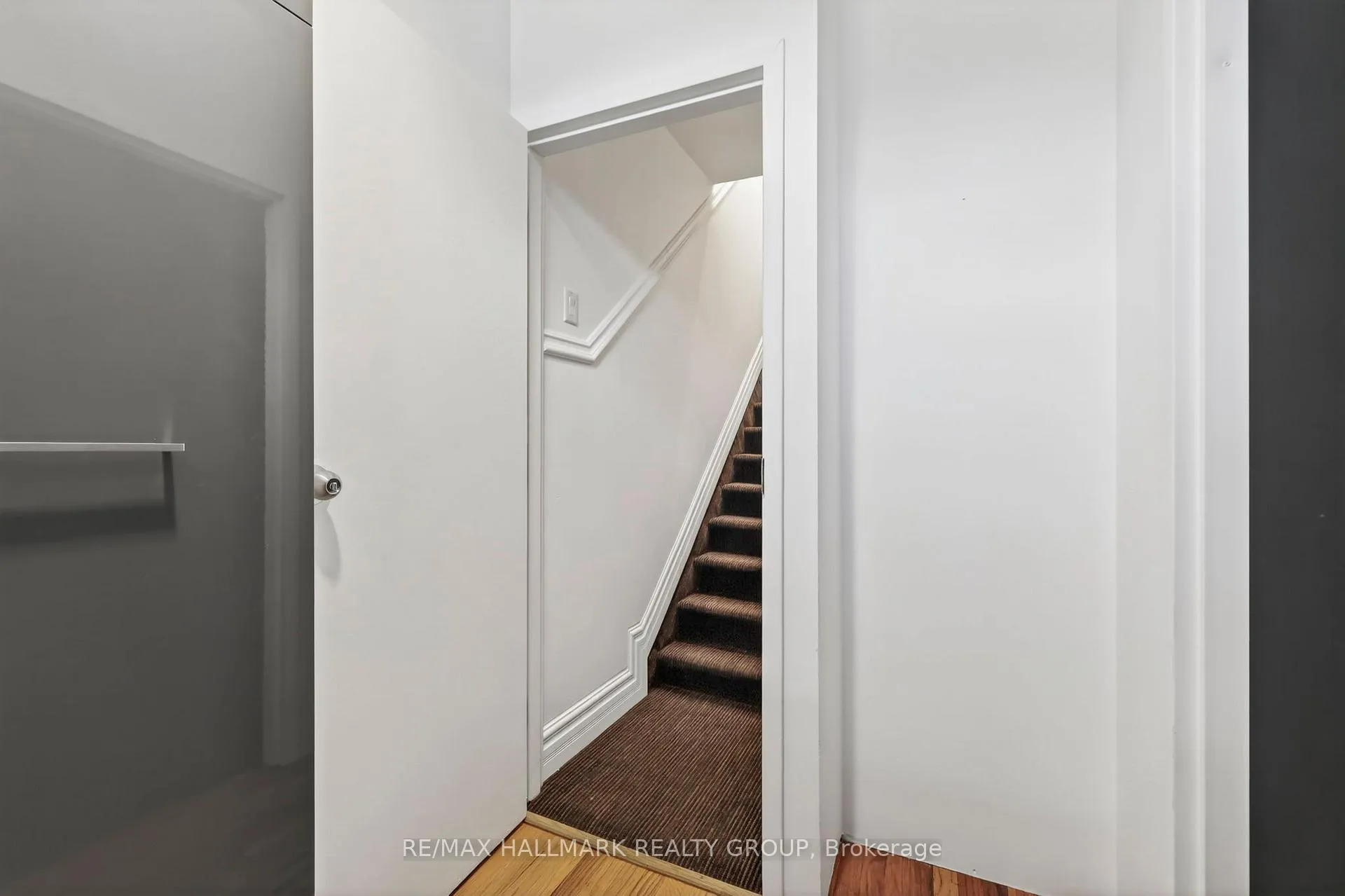 Photo 3 of 380 Booth Street, Ottawa, West Centre Town — HOMEH
