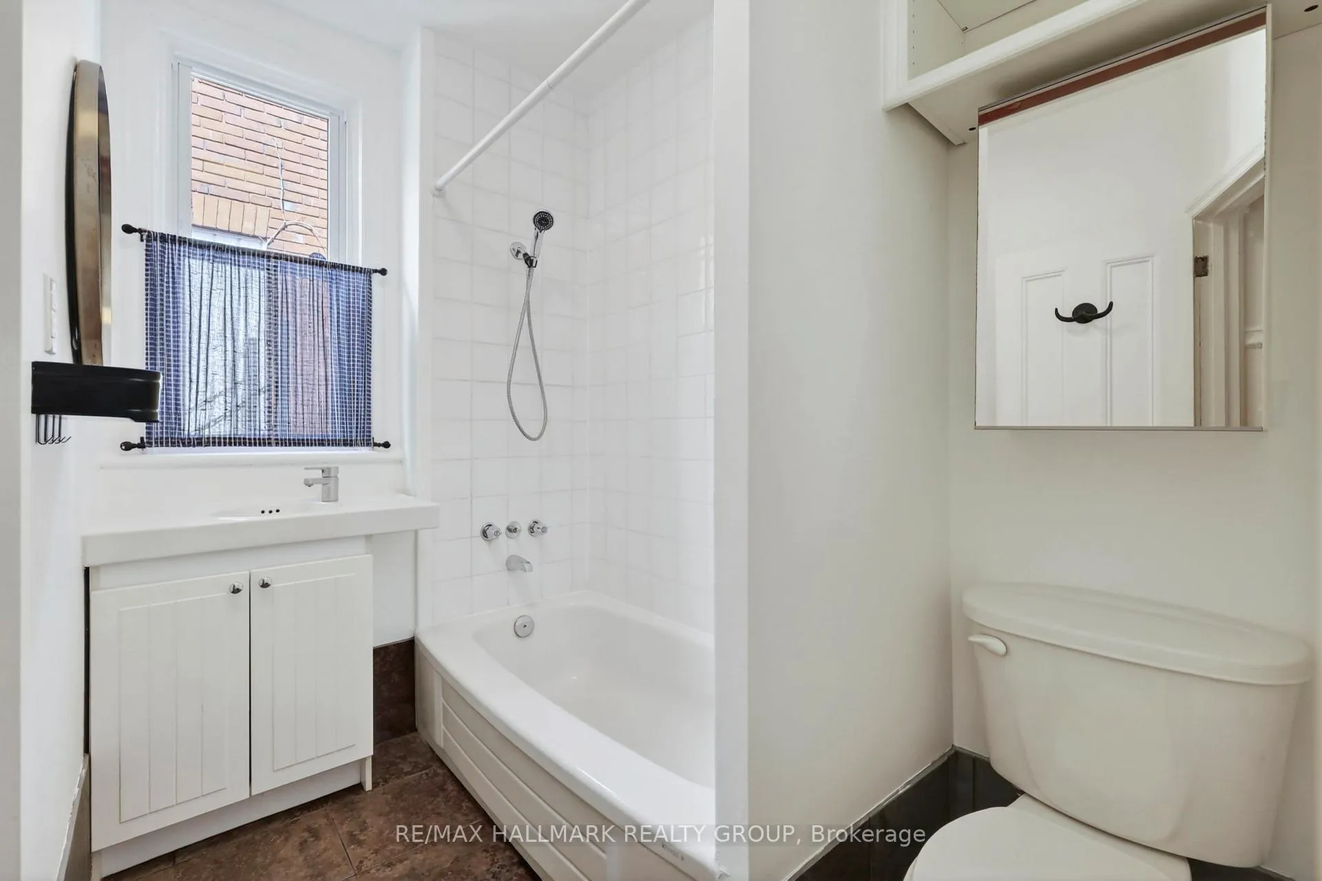 Photo 8 of 380 Booth Street, Ottawa, West Centre Town — HOMEH